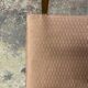 Fauteuil Bridge velours beige rosé