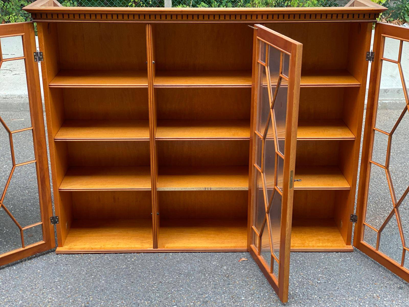 Large English solid wood library from the 19th century, 162cm.
