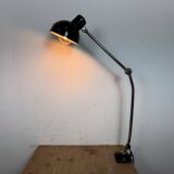 Lampe de bureau, d'atelier industriel en tôle émaillée noire, années 1950