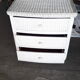 commode en rotin blanche