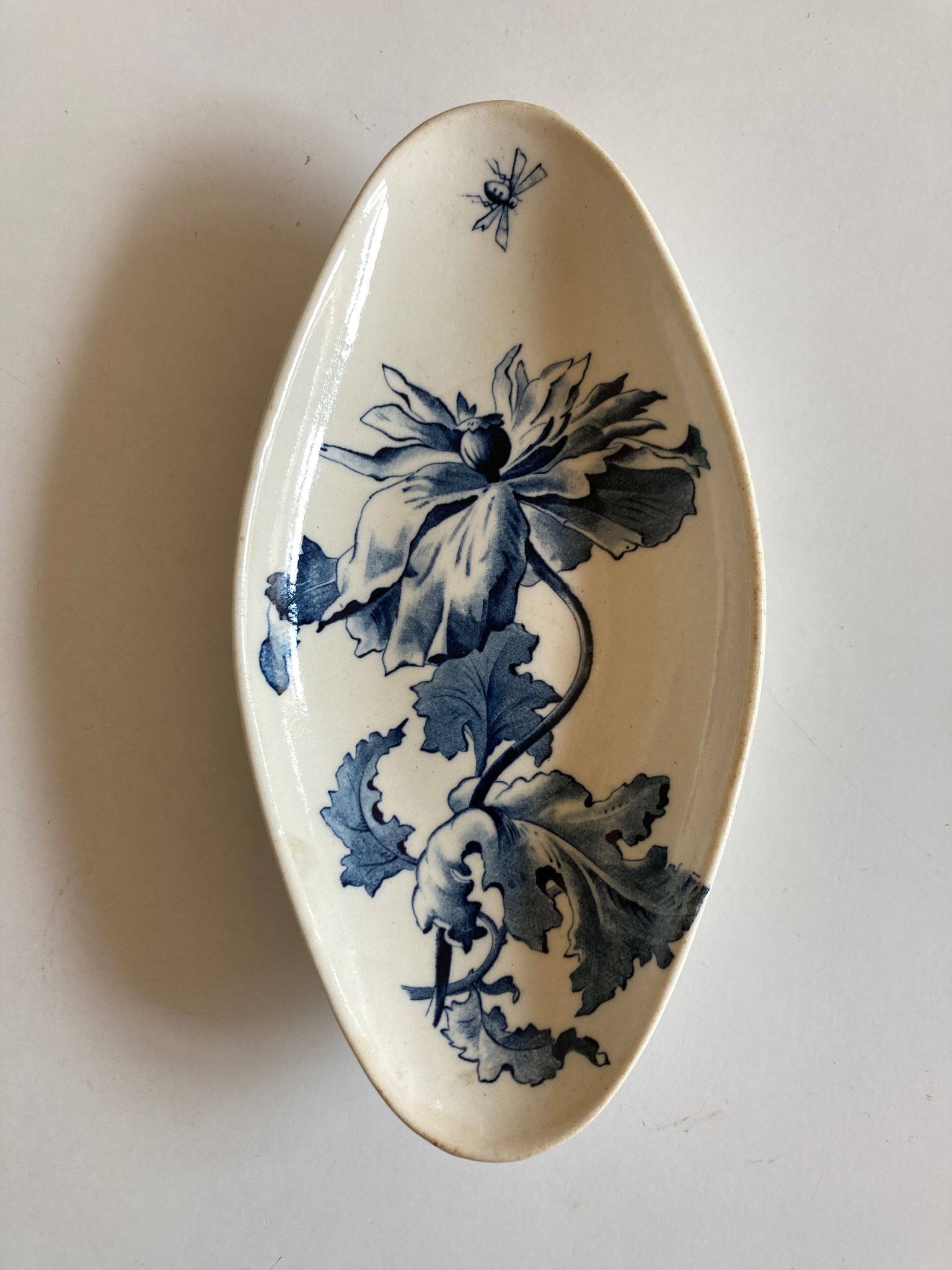 Plat ravier pavots en faïence de Gien 19e décor Eté bleu noir