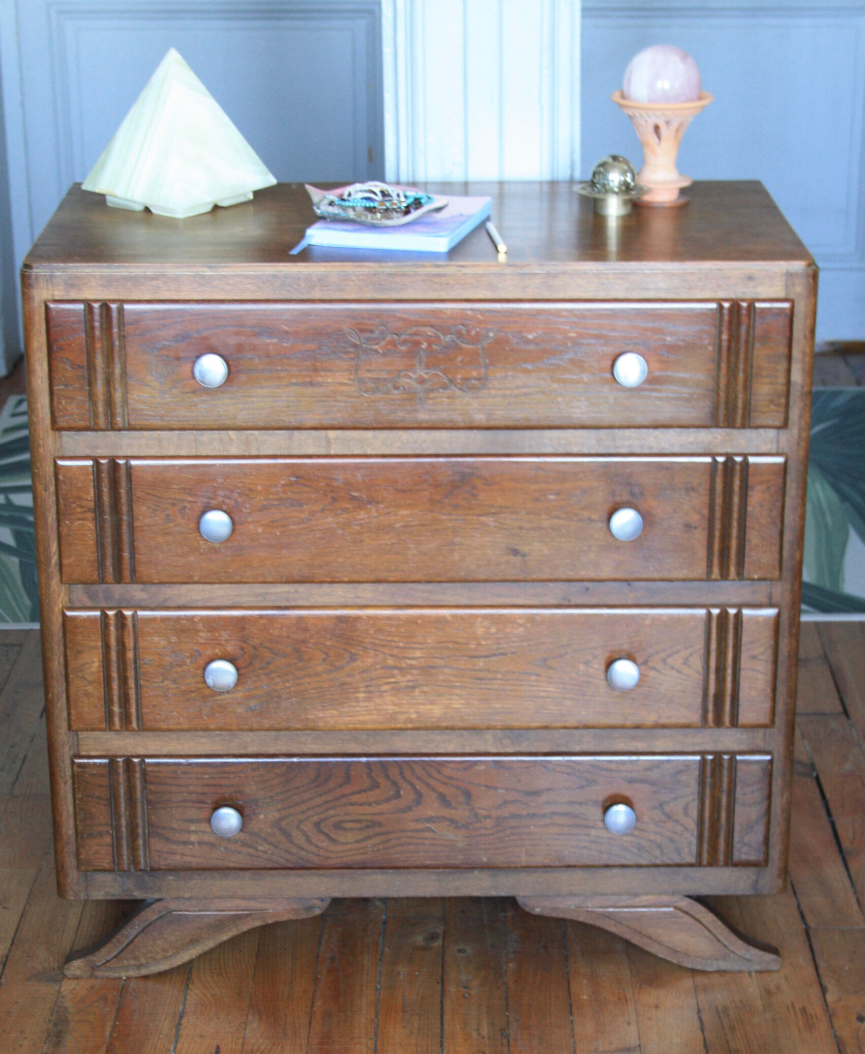 Art deco chest of drawers