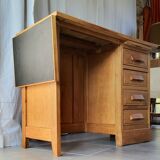 Expandable child desk