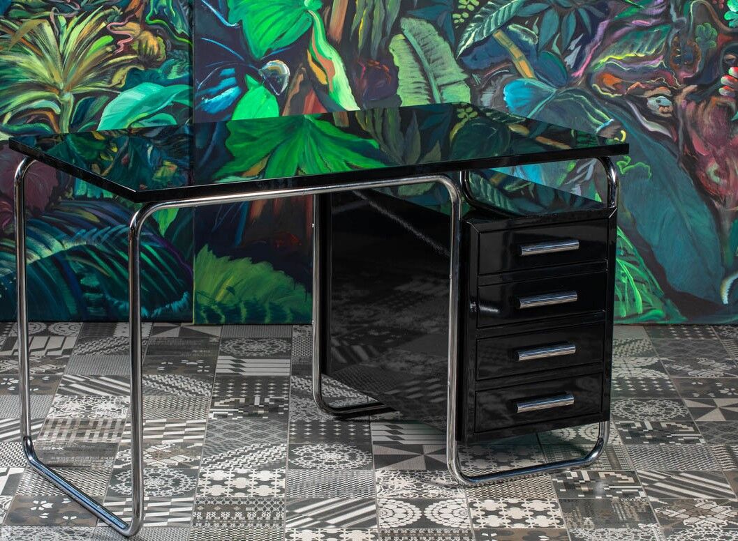 Tubular desk, Vichr a spol