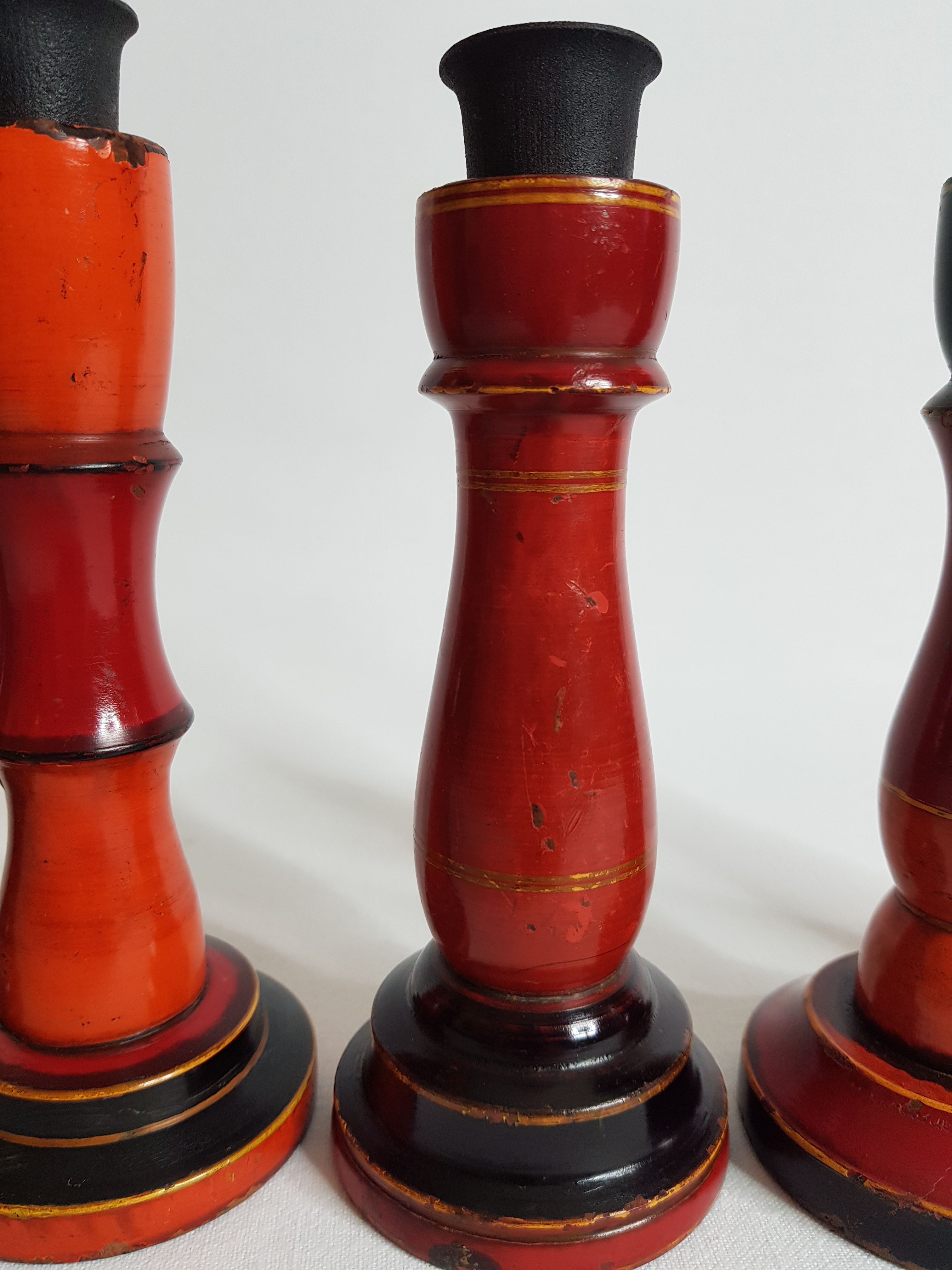 Set of five wooden candlesticks turned in the colors of "Pompeï"