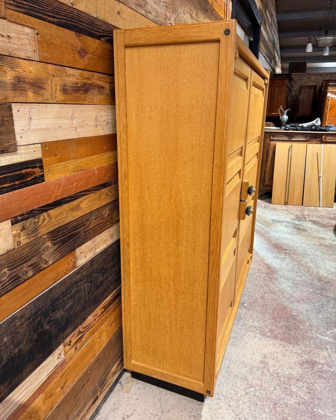 Large solid oak wardrobe - Guillerme & Chambron