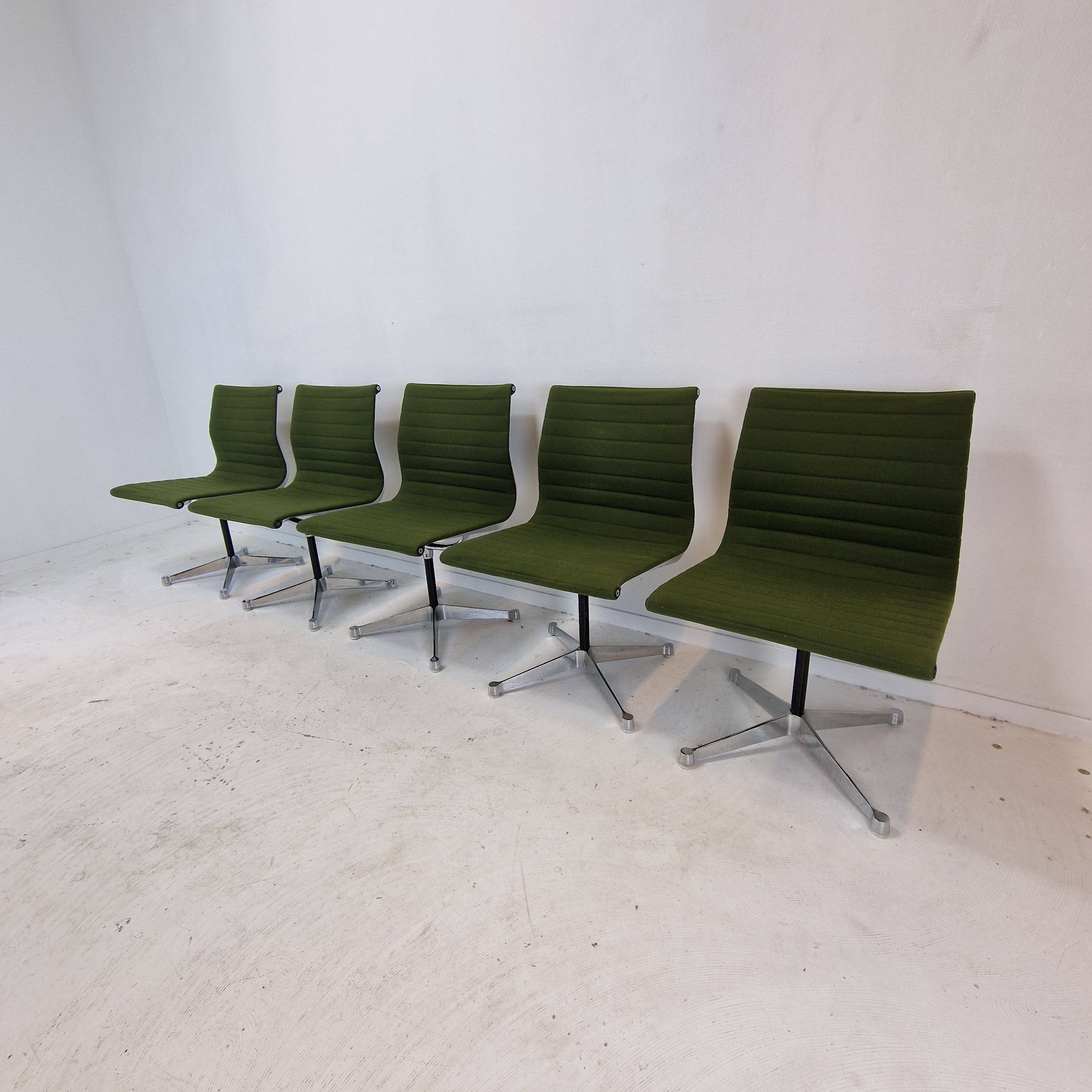 Set of 5 Model EA 105 Chairs by Eames for Herman Miller, 1970's