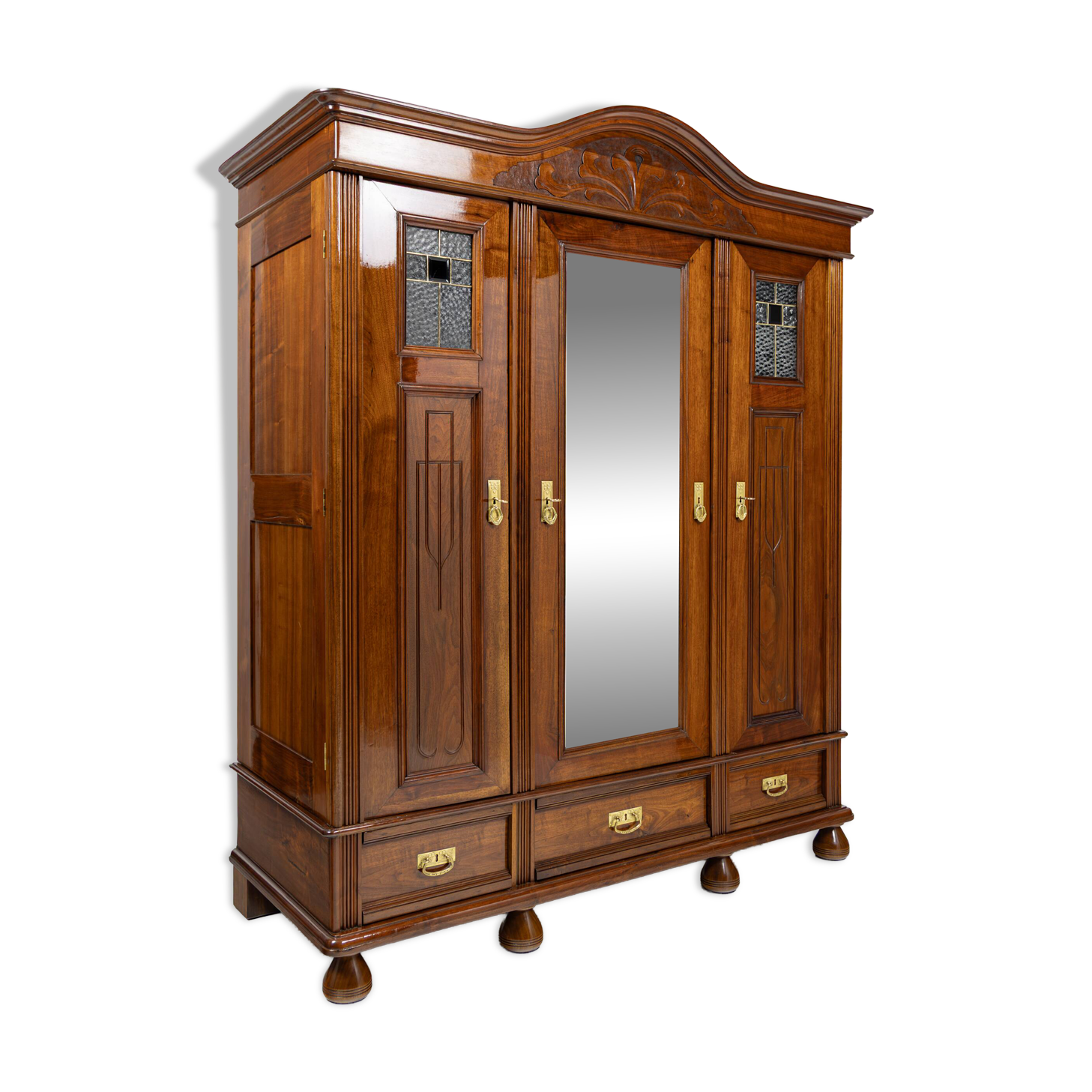 Art Nouveau wardrobe in walnut and pine - 1900-1915
