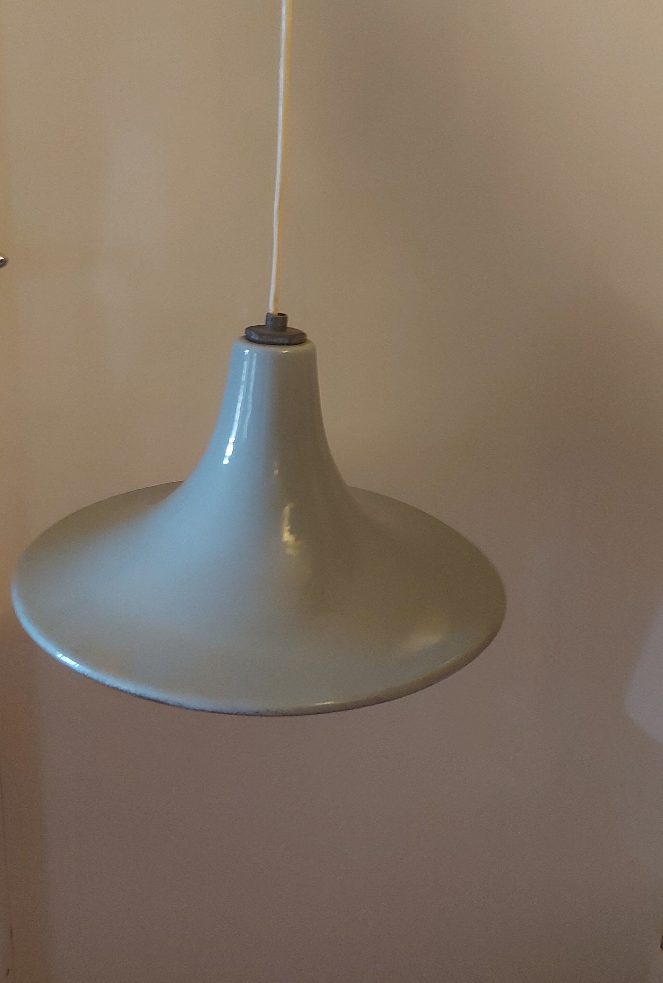 Industrial enamel hanging lamp