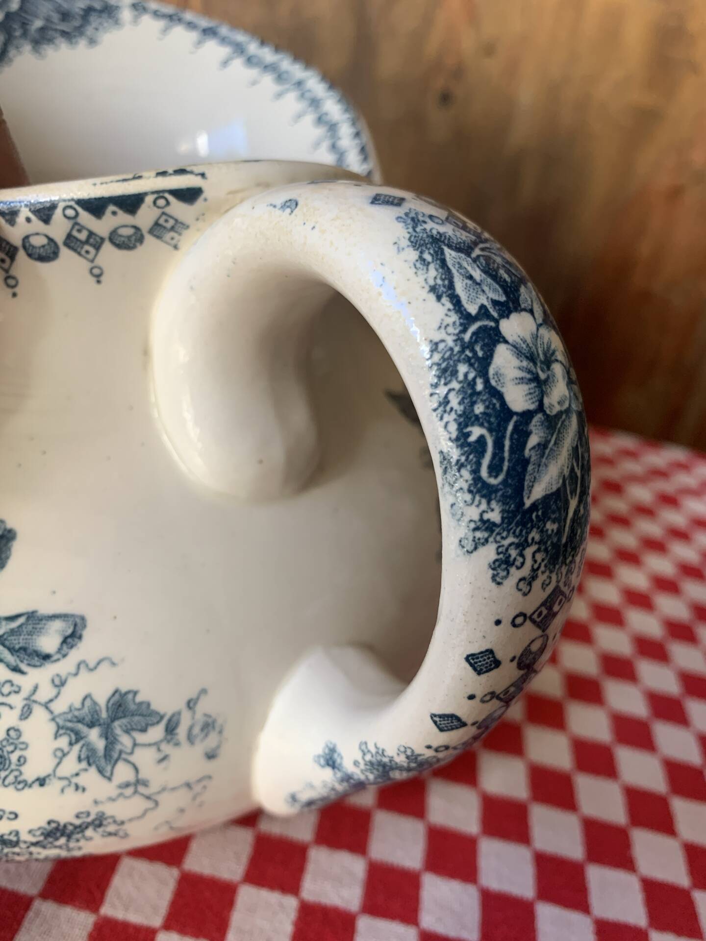Chubby toilet bowl Jardinière Longwy 1900s