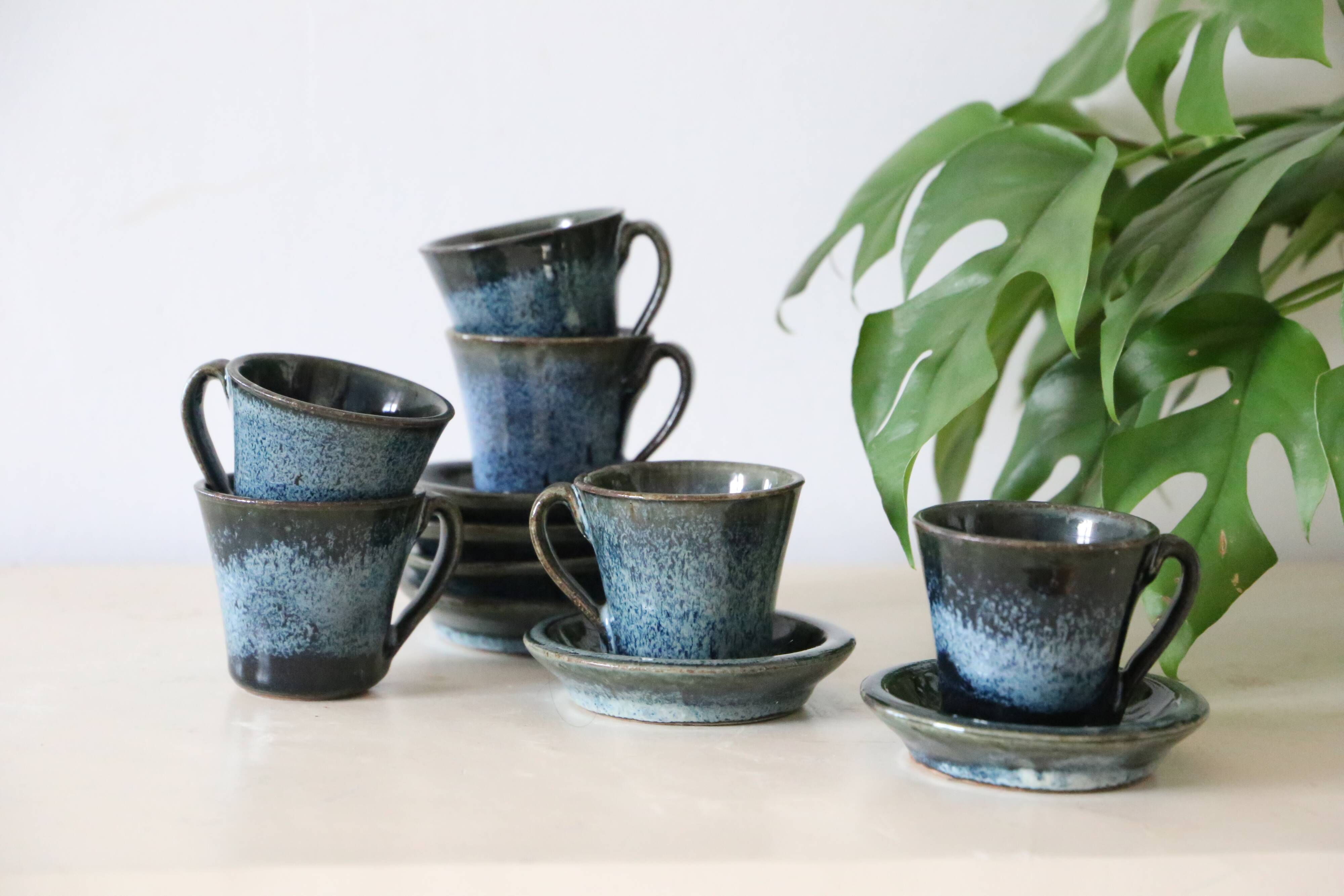 Serving of 6 cups and under cups in stoneware, Manziat, vintage