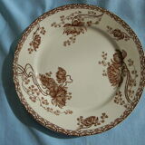 Miscellaneous set of 4 old flat earthenware plates.