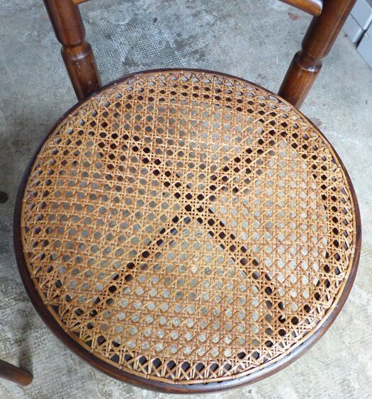 Set of 3 quality canned chairs of FISHEL brand