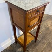Meuble provincial en chêne, dessus de marbre, intérieur en céramique