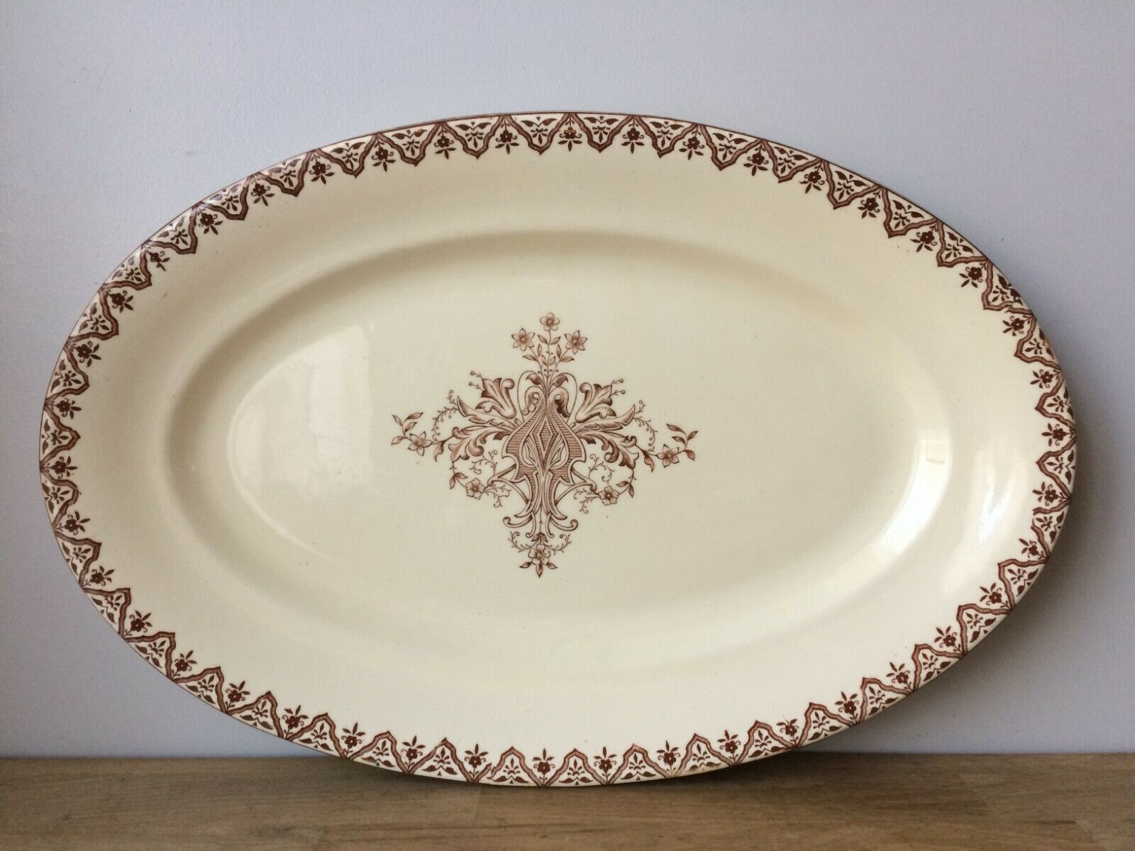 Oval flat Iron Earth Salins