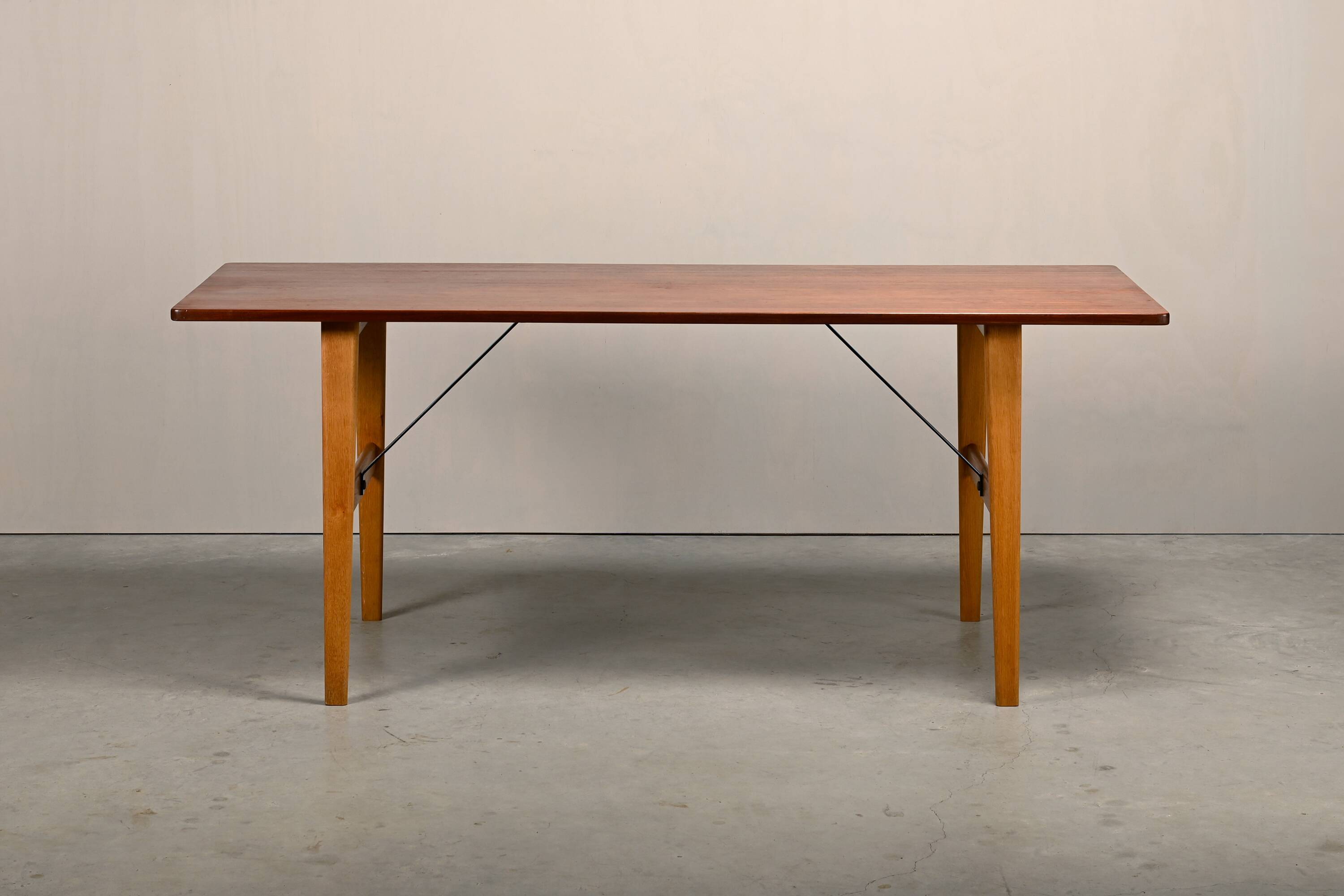 Børge Mogensen Hunting Table in Teak and Oak for Søborg Møbelfabrik