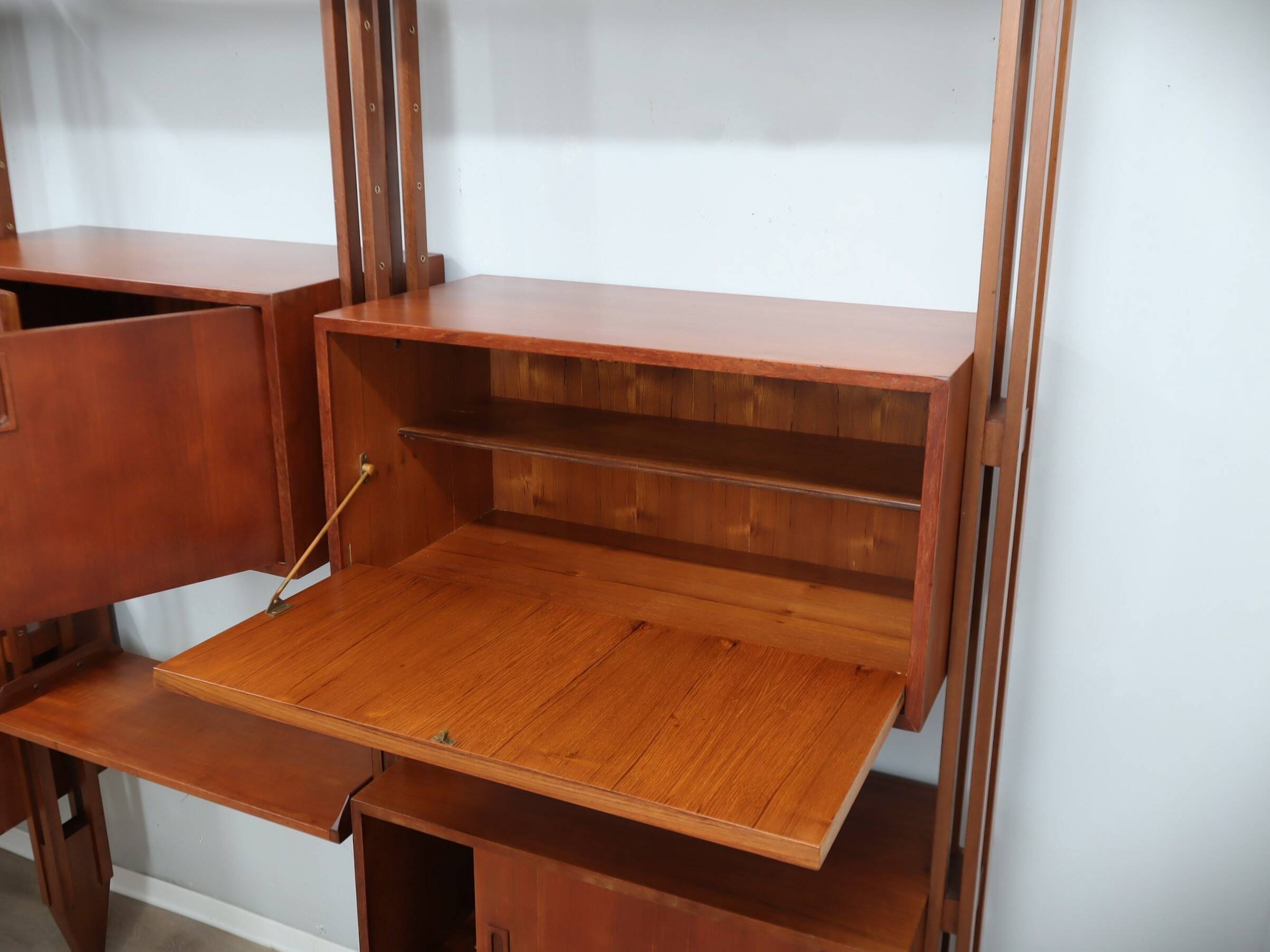 Mid century Italian design teak bookcase 1950s