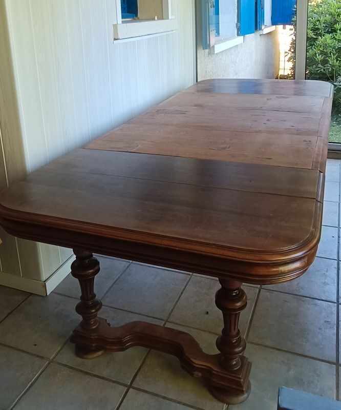 Antique solid wood dining table + 3 extensions