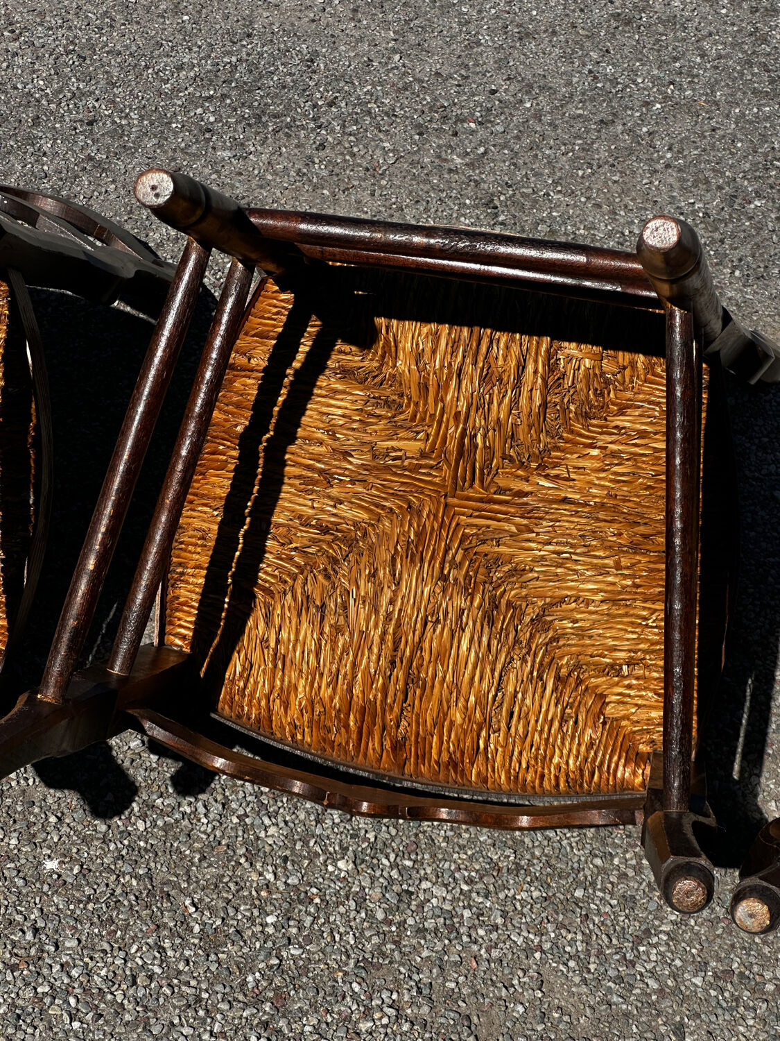 Set of 4 Louis XV straw chairs – solid wood – curved backrest