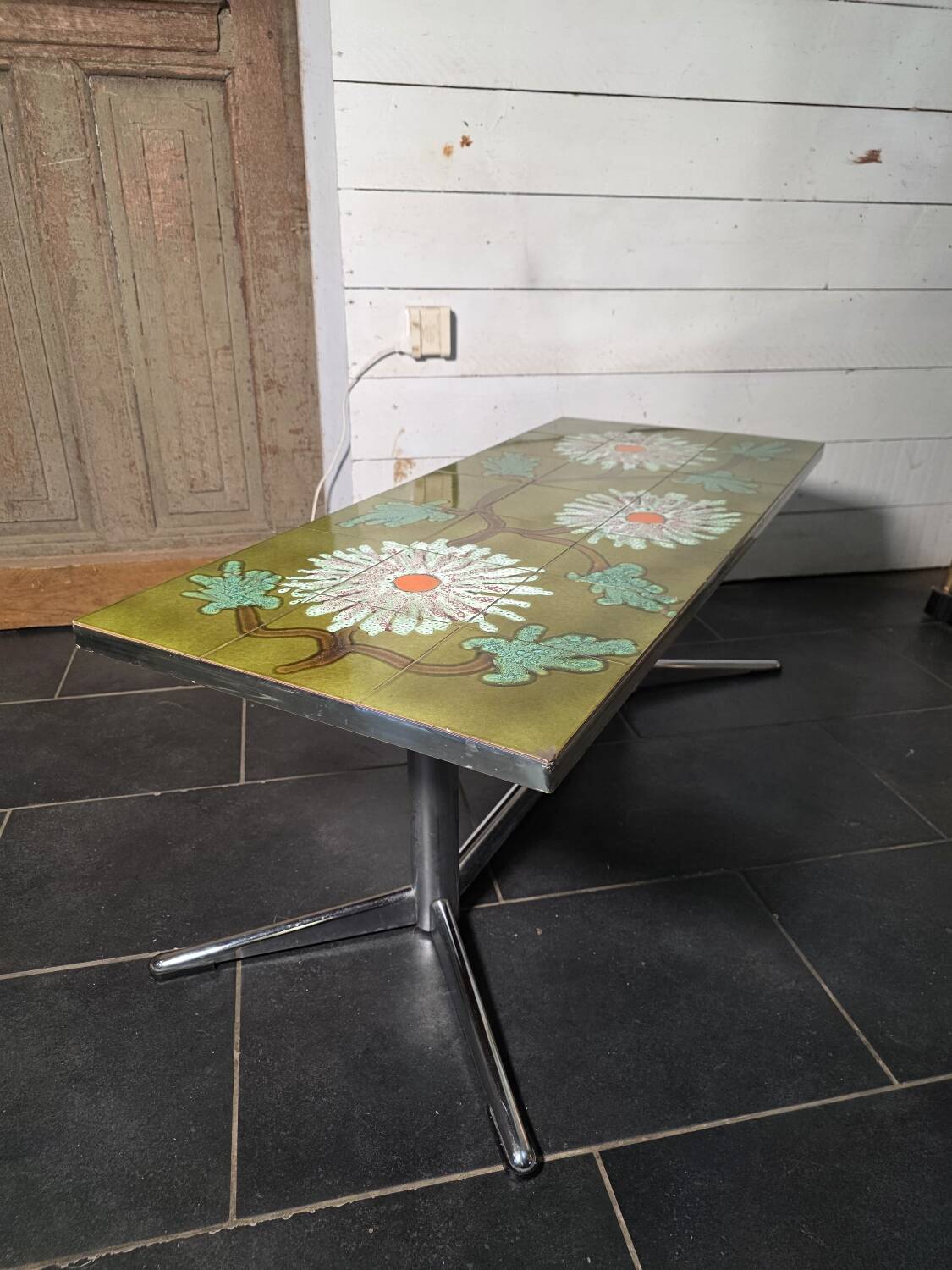 Vintage coffee table in glazed ceramic from the 1960s.