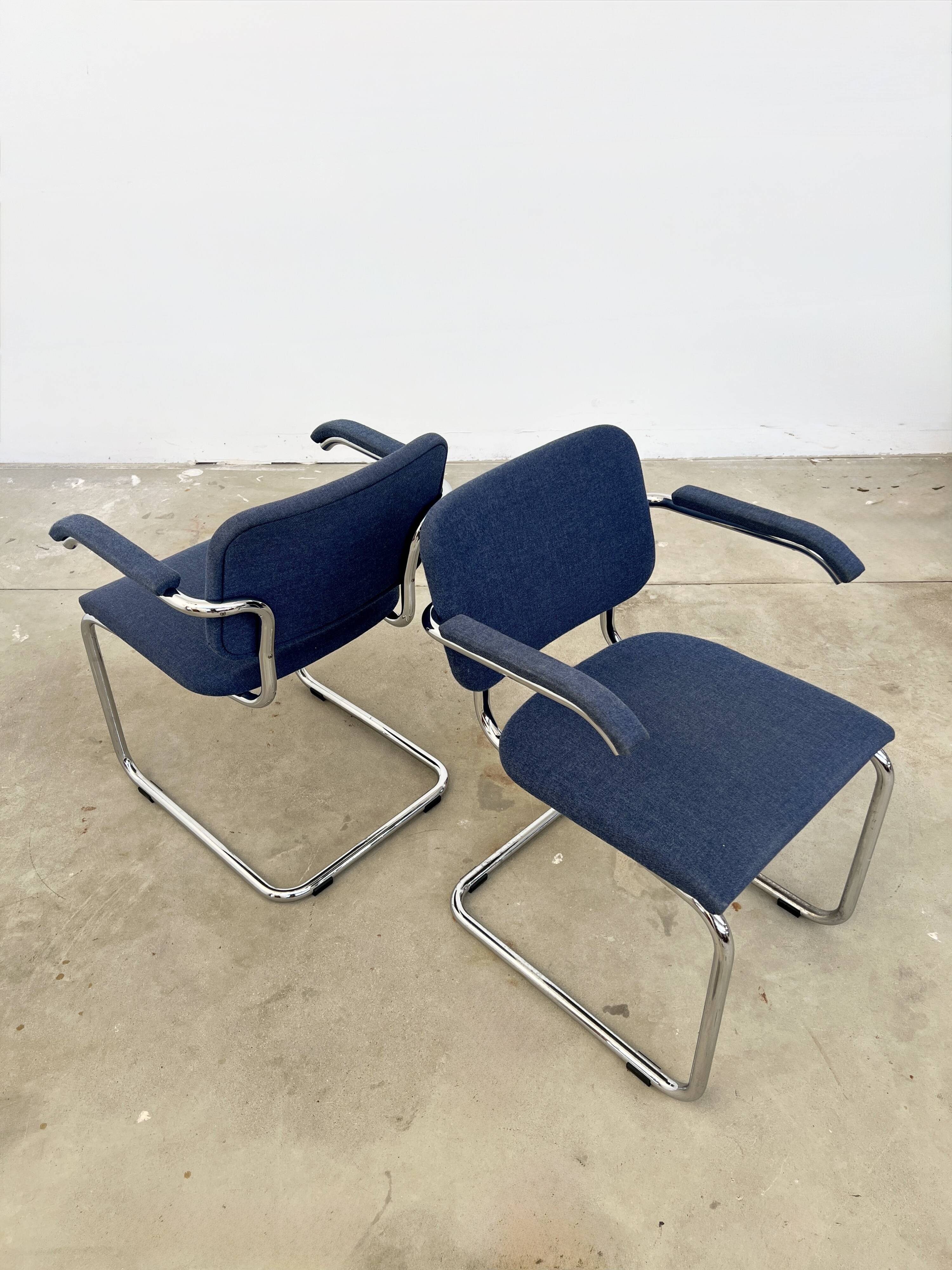 Paire fauteuils Marcel Breuer B64 Knoll tissu bleu