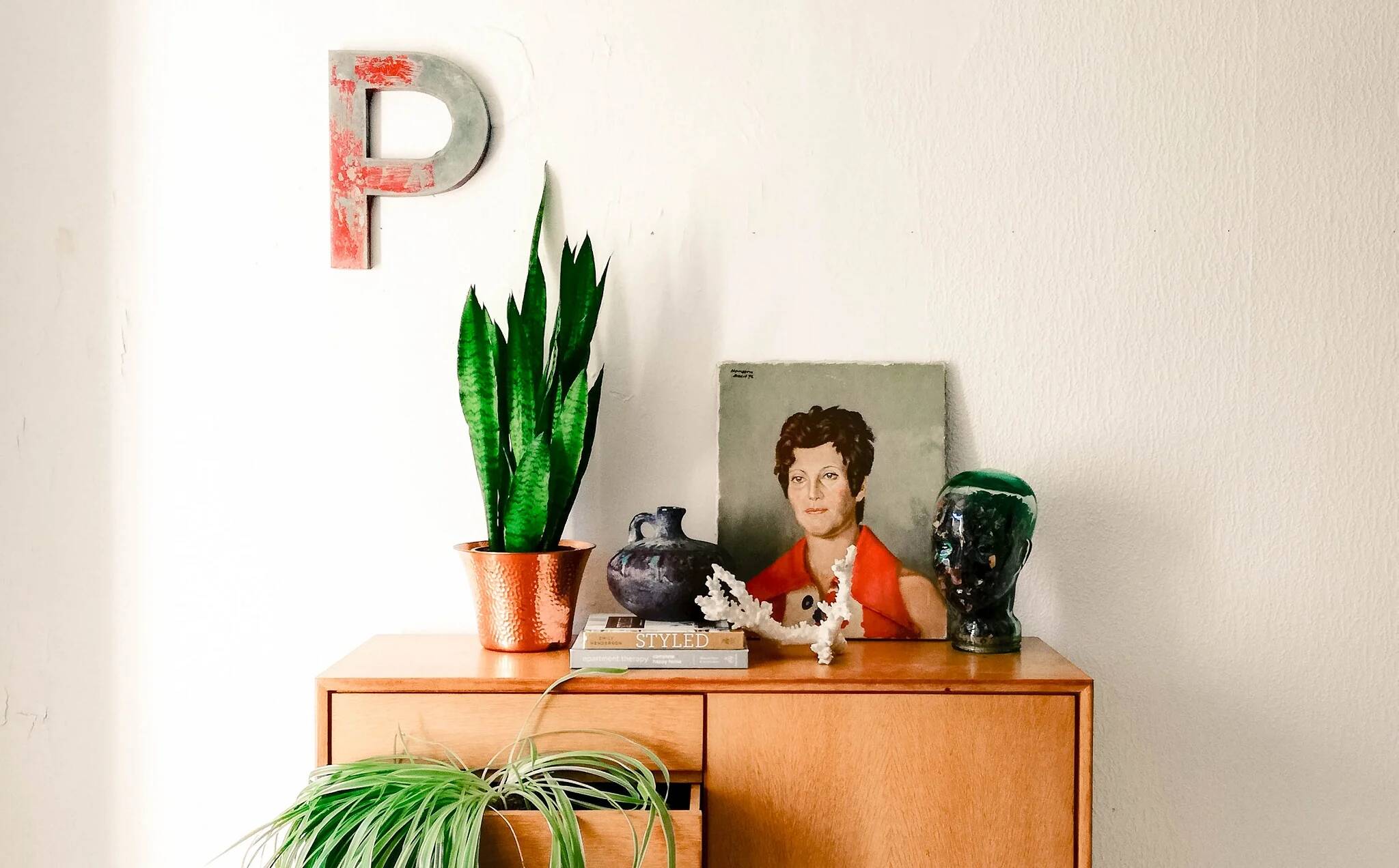 Portrait of a woman in the style of the 70s.