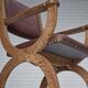 Années 1950, design danois, fauteuil retapissé, cuir marron naturel, bois de chêne.
