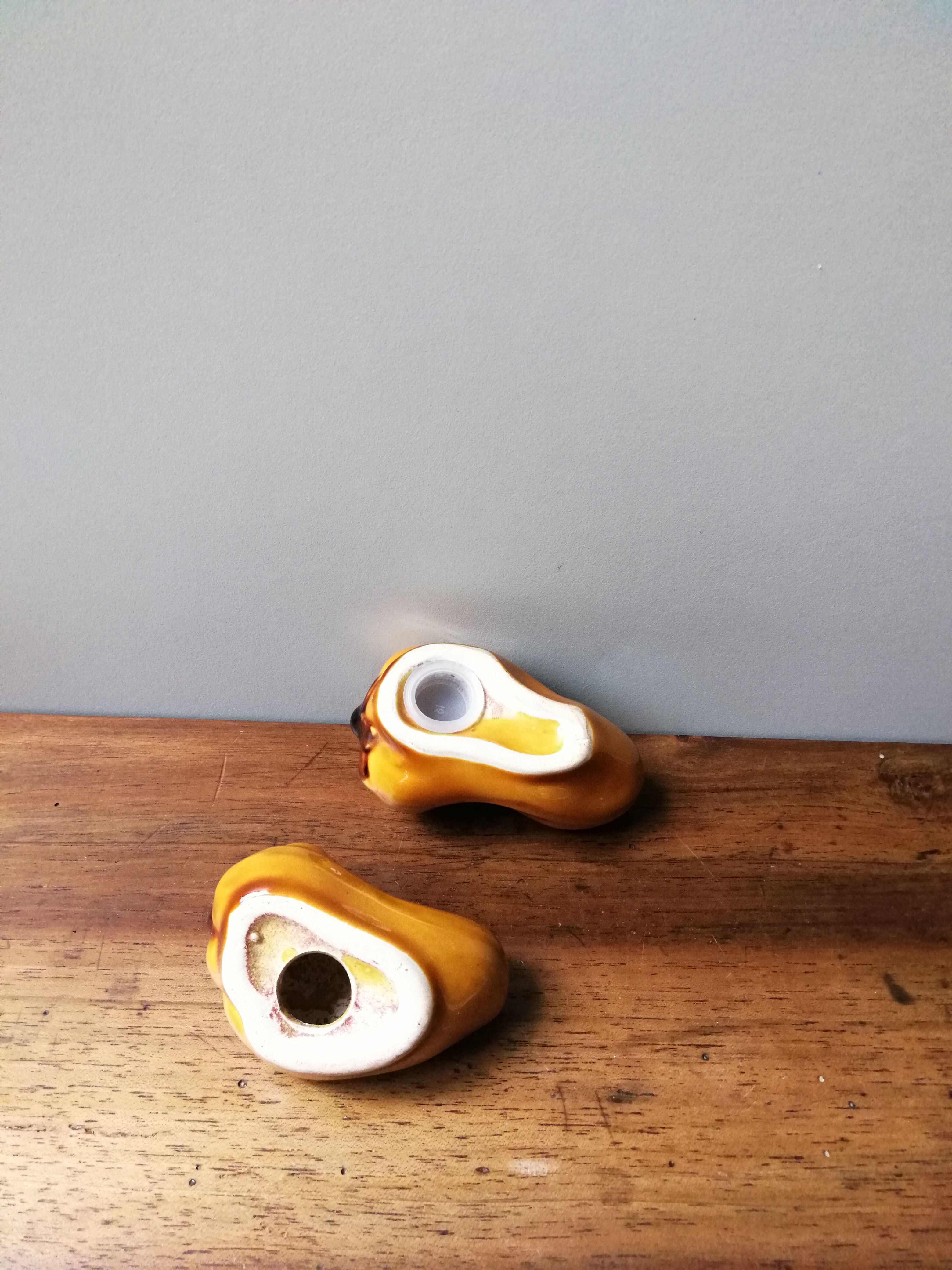 Lot salt shaker vintage pepper yellow slurry pepper