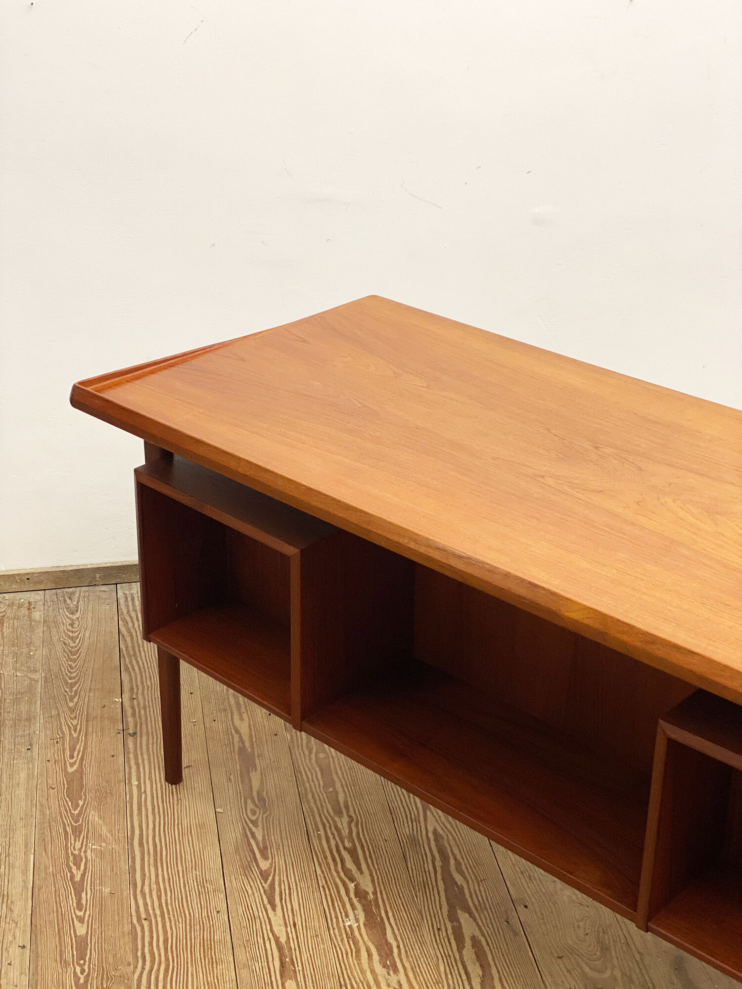 Mid-Century Danish Teak Desk by Peter Løvig Nielsen for Hedensted Møbelfabrik, Denmark, 1970s