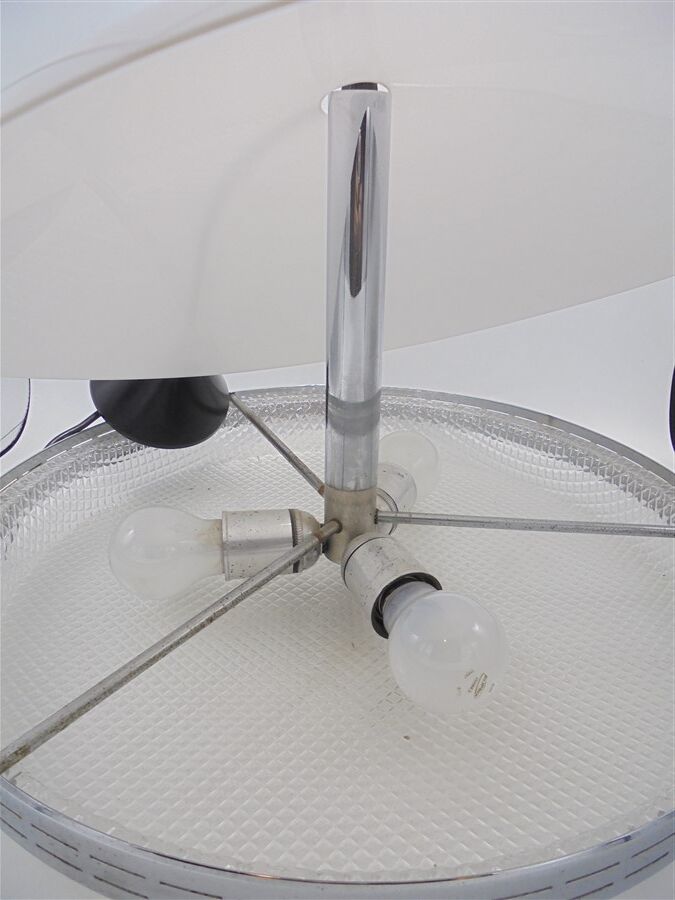 Large UFO suspension