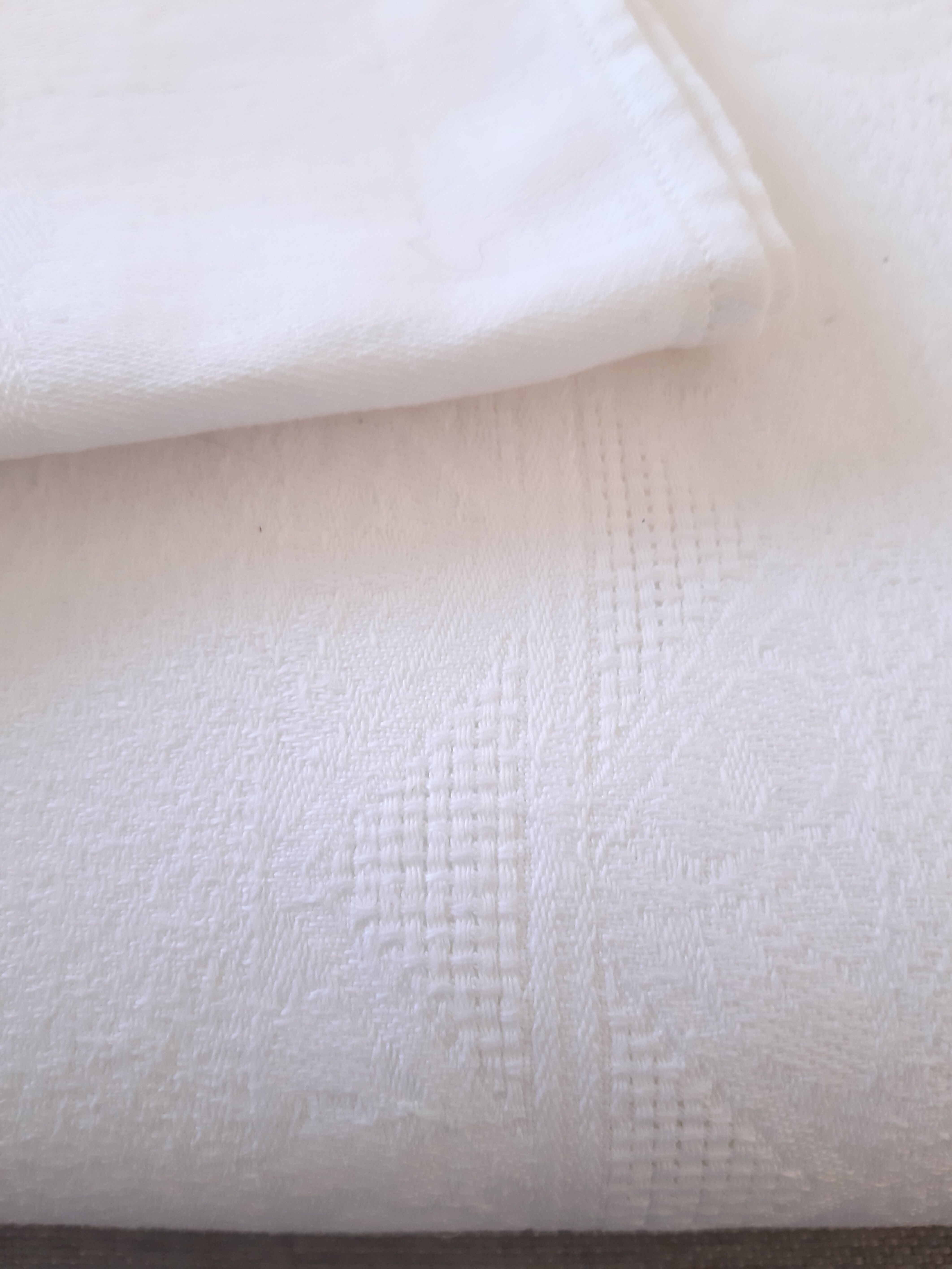 Damask tablecloth 155 x 225