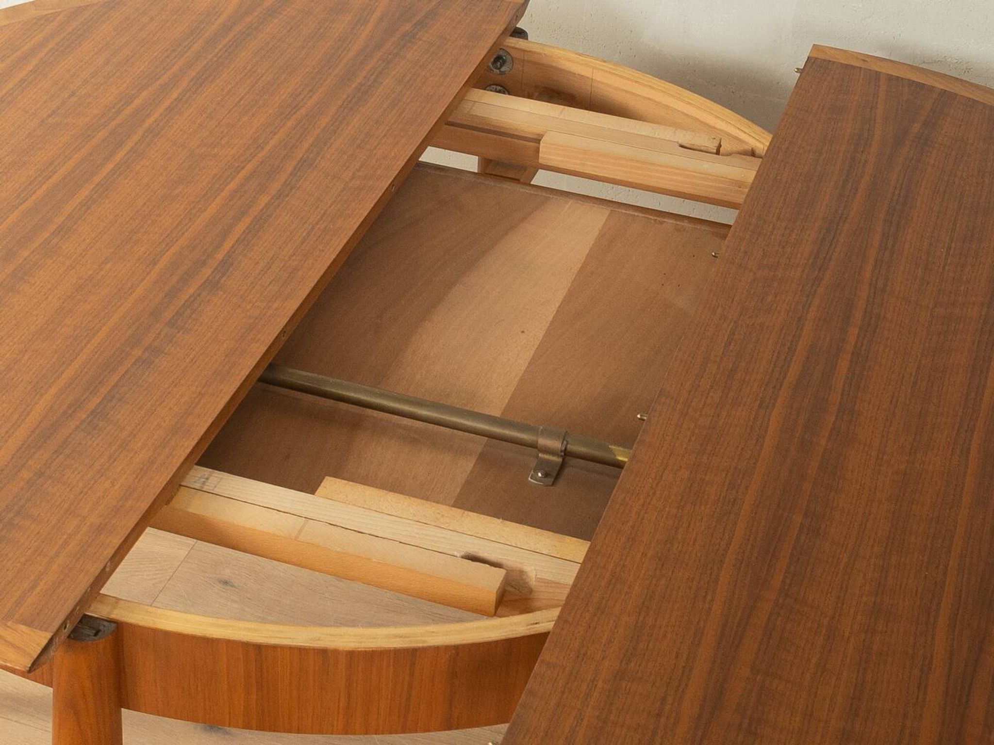 Round butterfly dining table by Lübke, 1960s, teak