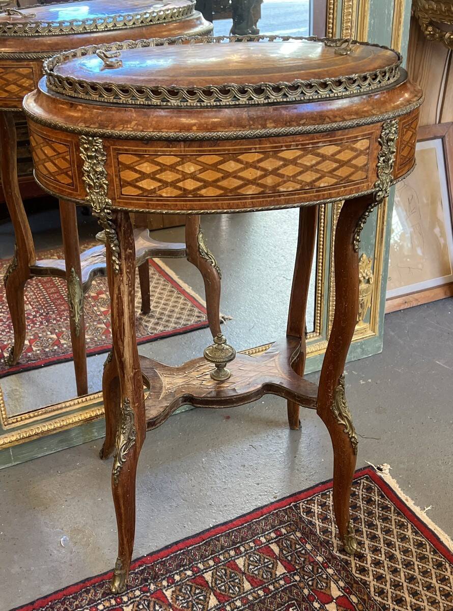 Jardinière in precious wood marquetry, Napoleonic III period, mid-19th century.