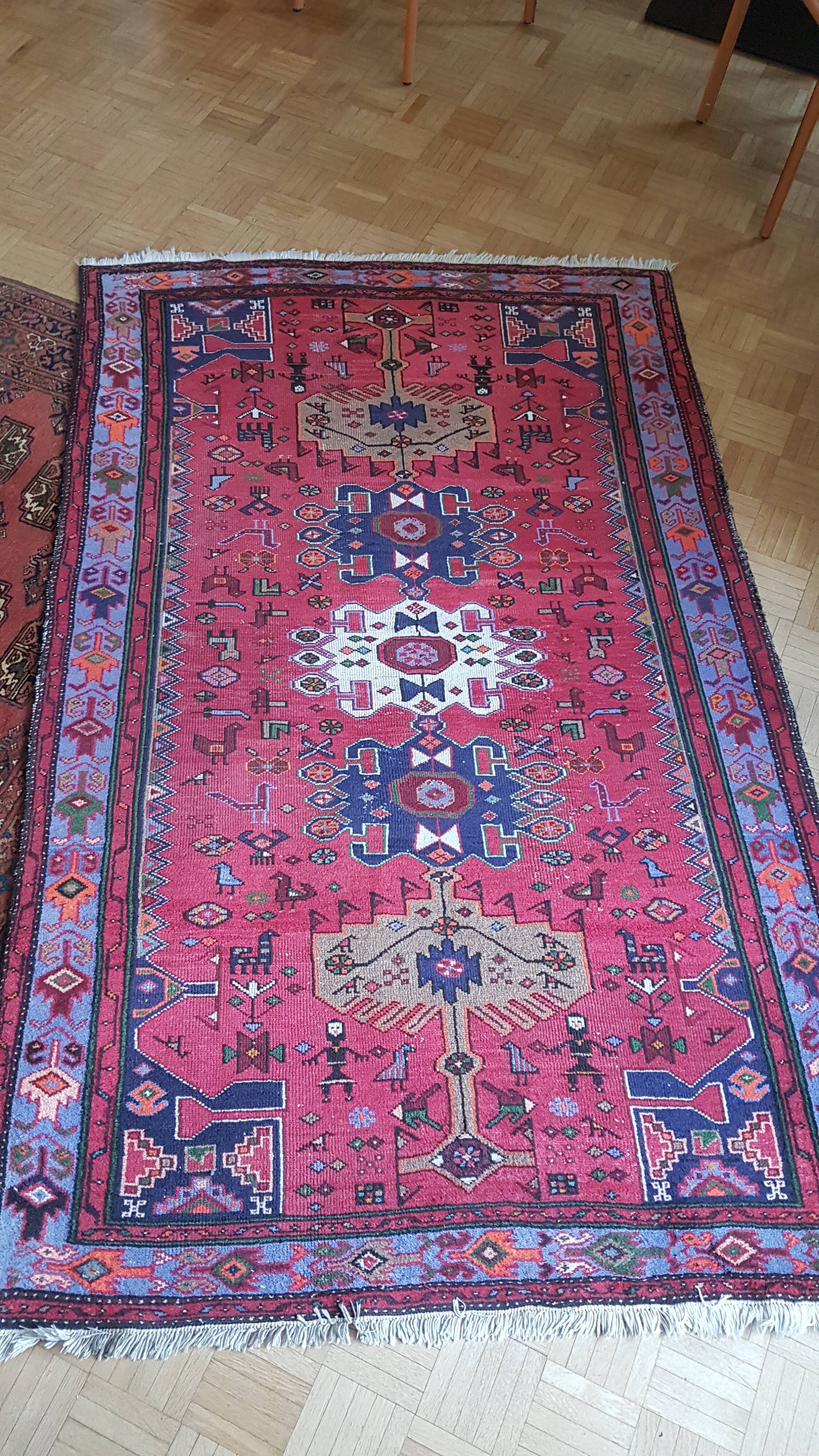 Oriental carpet 127 x 207 cm
