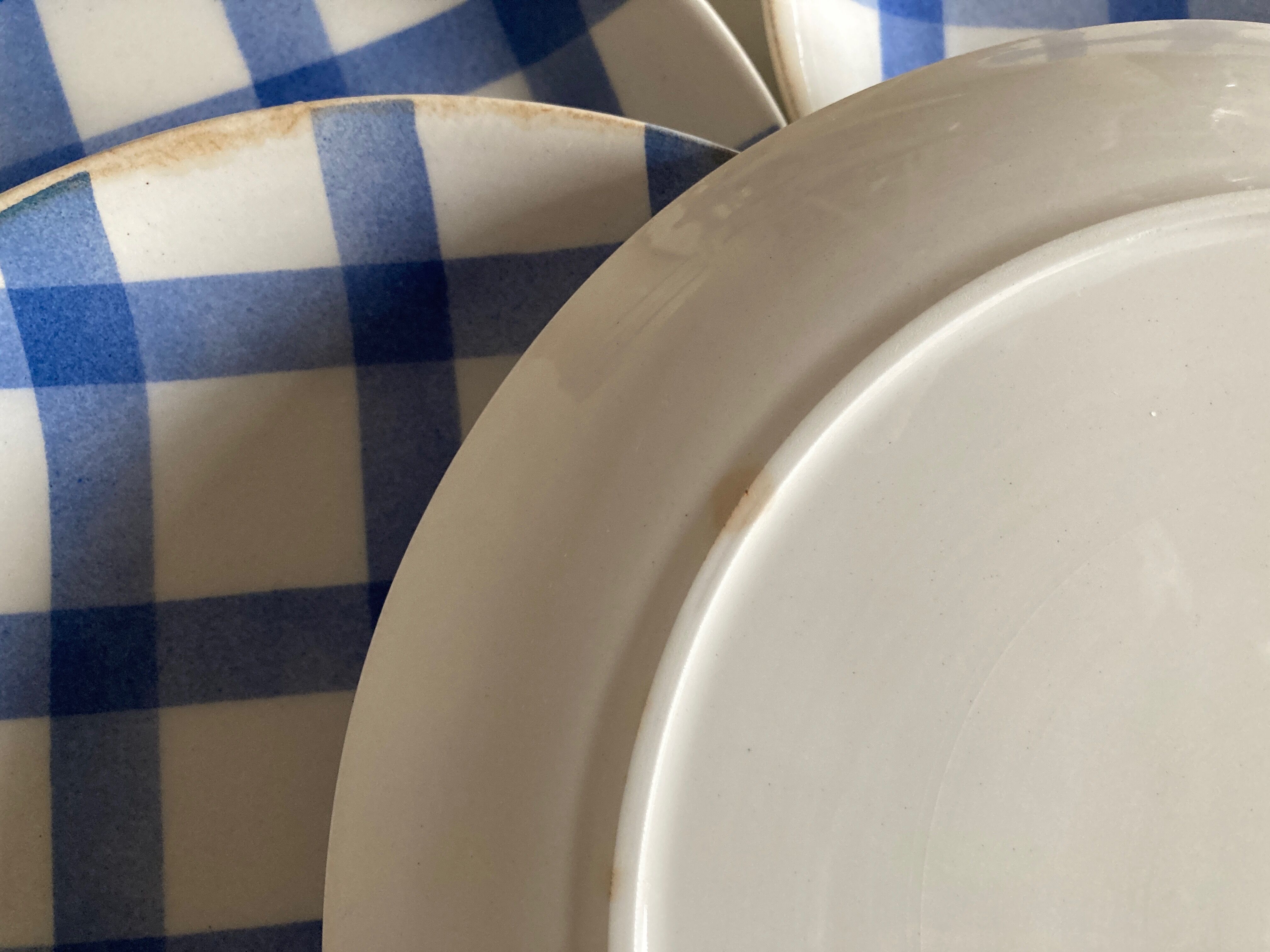 Set de 7 assiettes 1960 en faience vichy