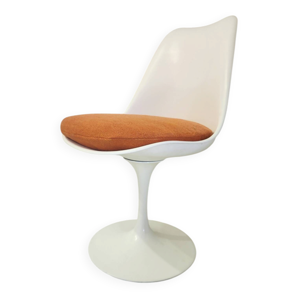 Chaise pivotante Tulip design de Eero Saarinen pour Knoll Int.