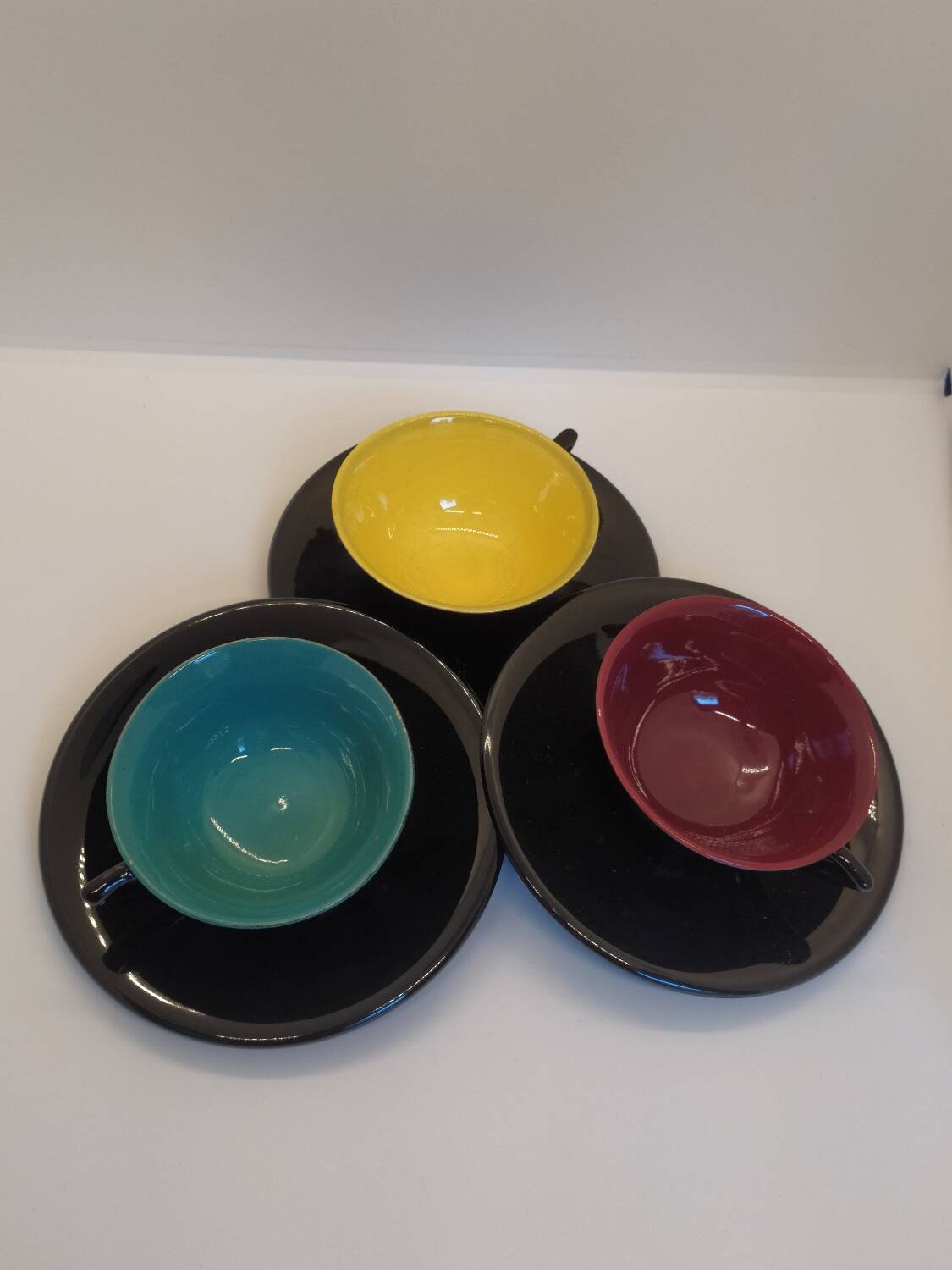 Set of 7 cups and saucers from the 50s.