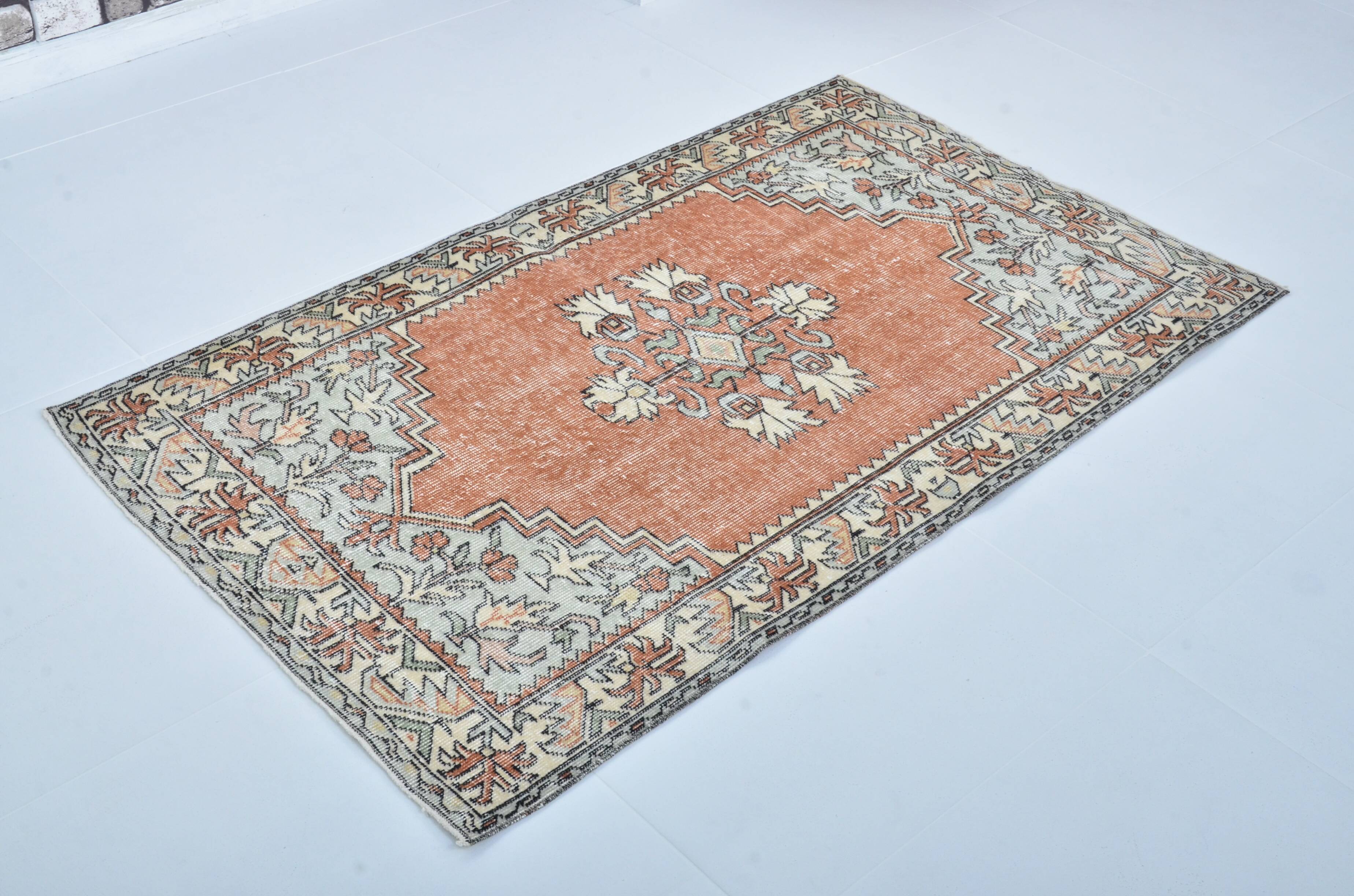Tapis anatolien vintage Oushak sku 3142