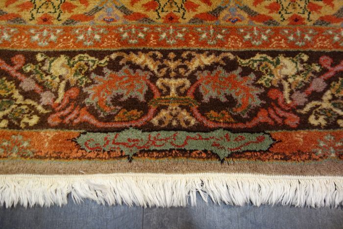 Tabriz persian carpet - 240x170 cm