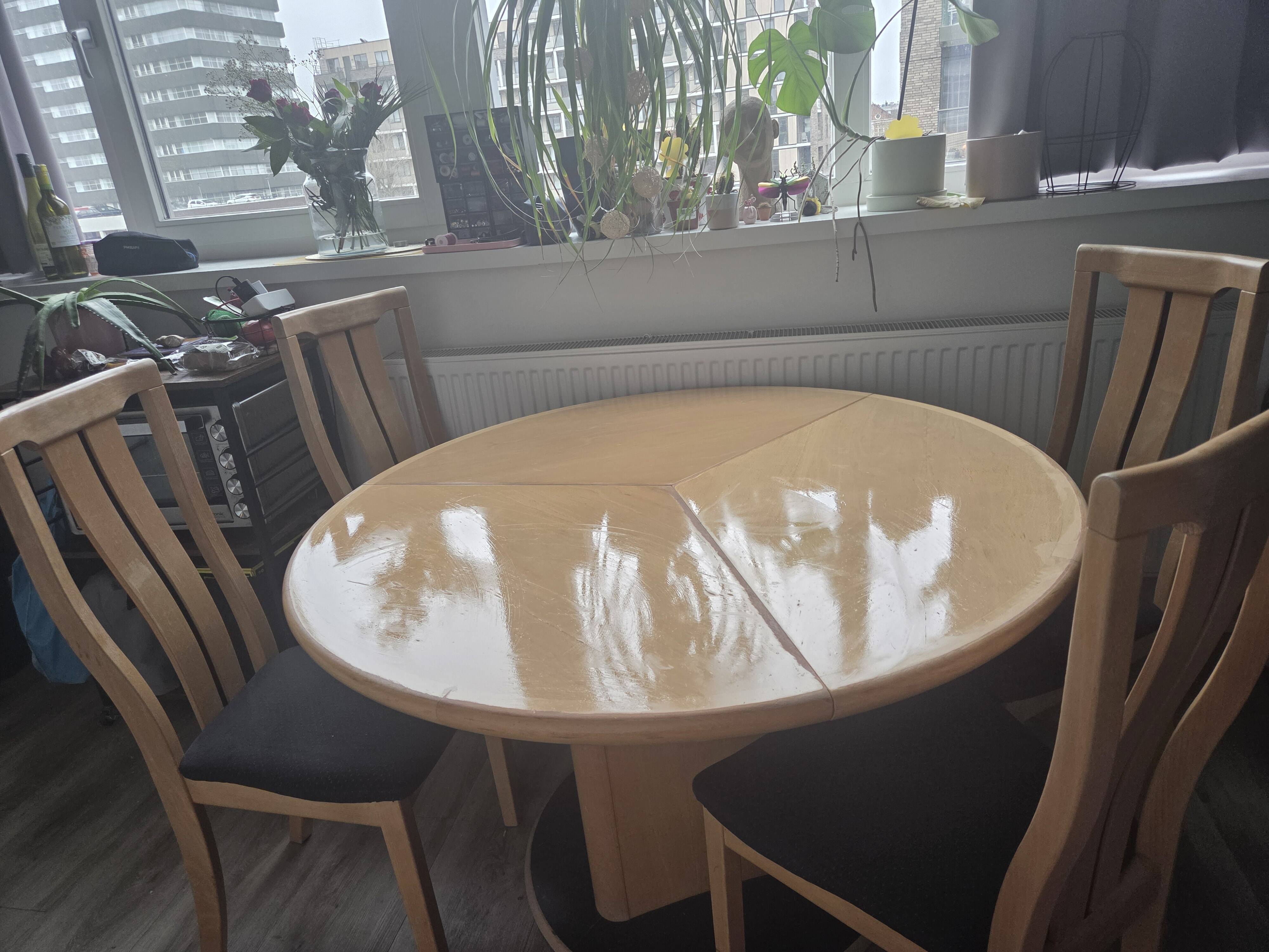 Skovby SM32 expanding dining table + 6 chairs