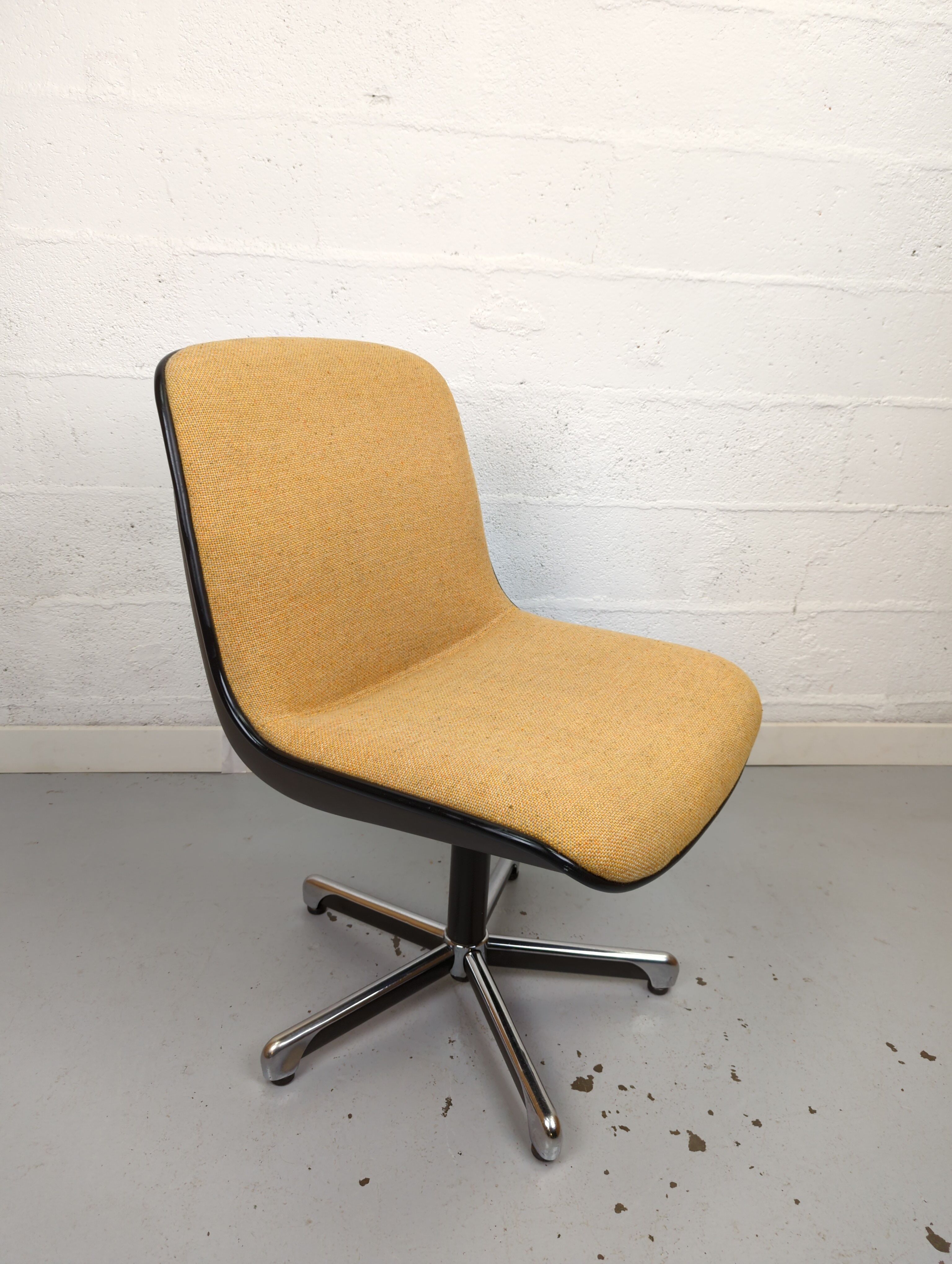 Strafor swivel office chair