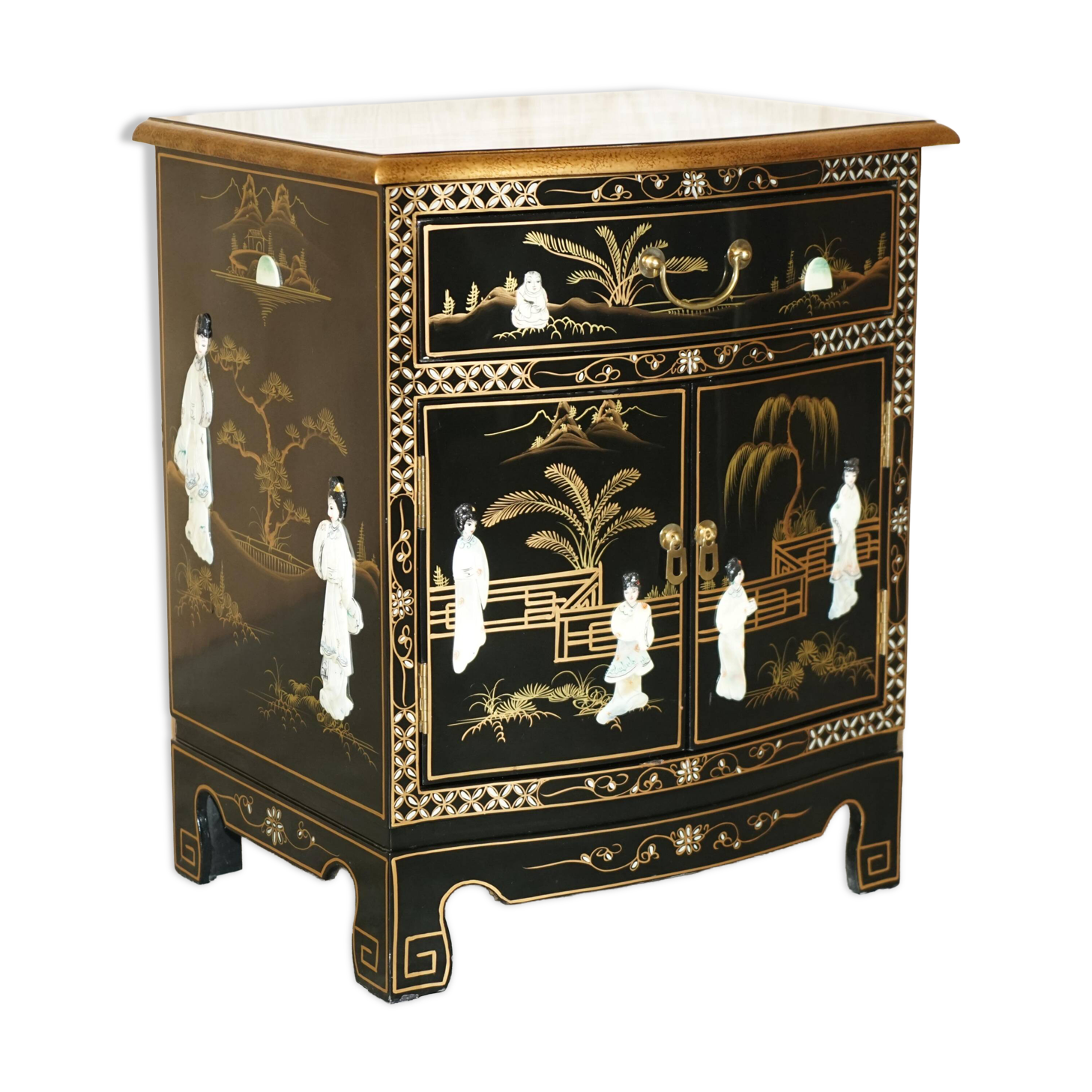 Decorative Chinese buffet in Chinoiserie style in lacquer and steatite.