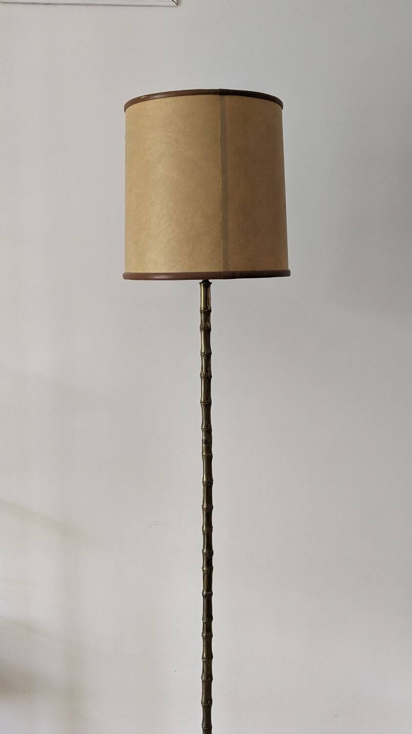 Gilded bronze floor lamp in the Maison Bagués style in France