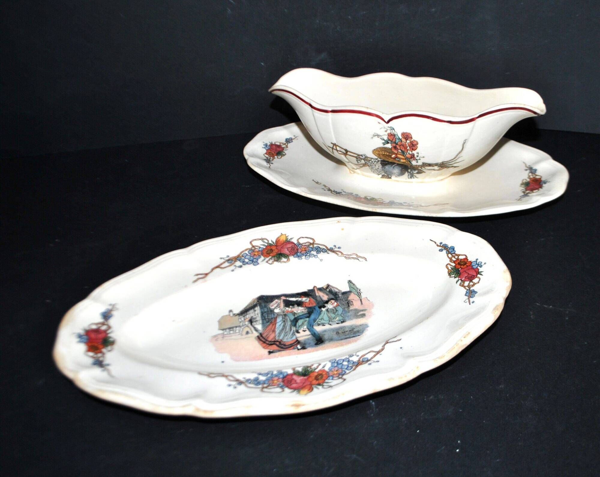 Sarreguemines sauce boat and dish in earthenware with "Obernai" decoration by Henri Loux