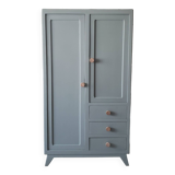 Light blue English wardrobe