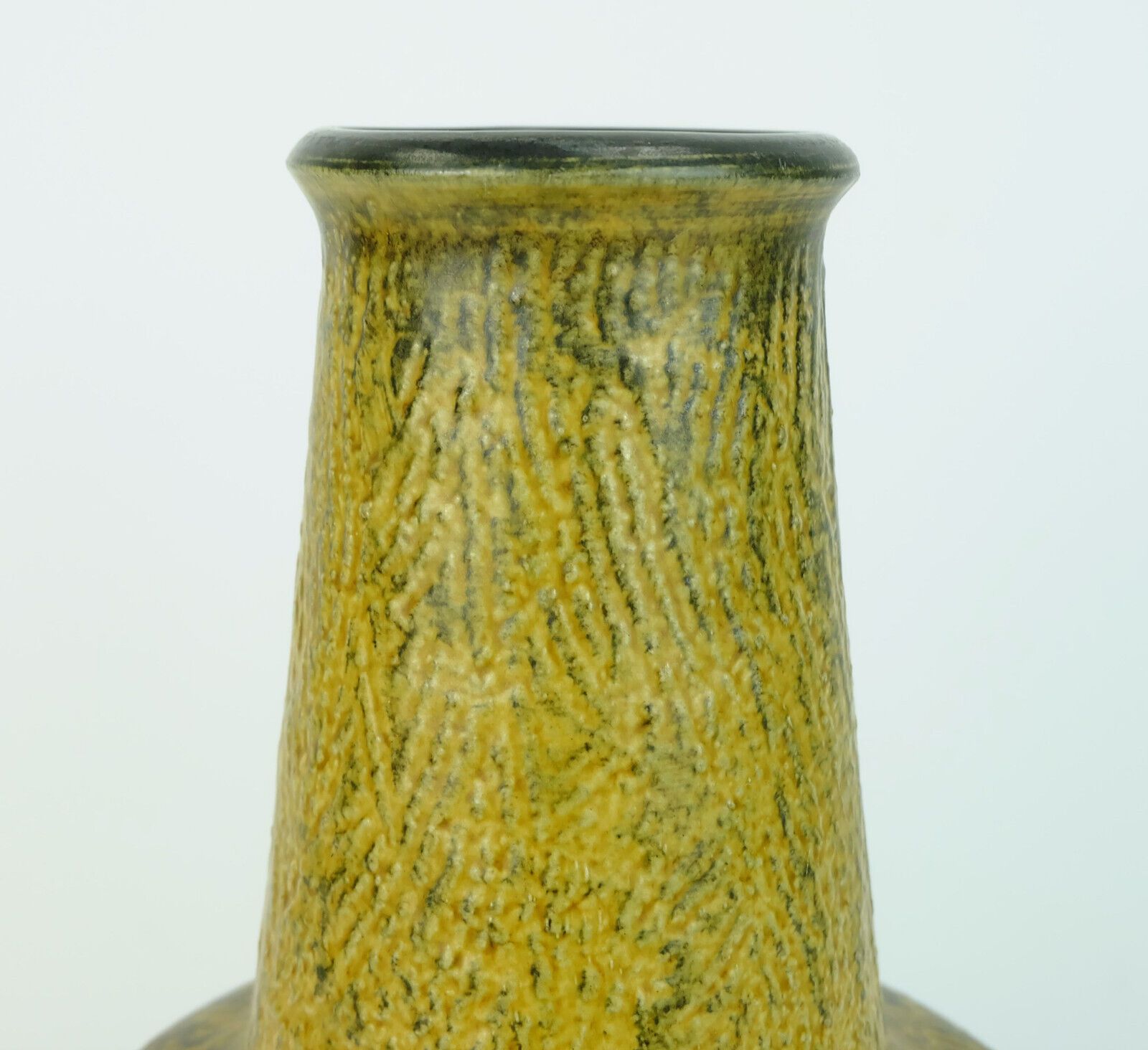 Duemler & breiden mid century ceramic vase model no. 171 30 abstract relief decor