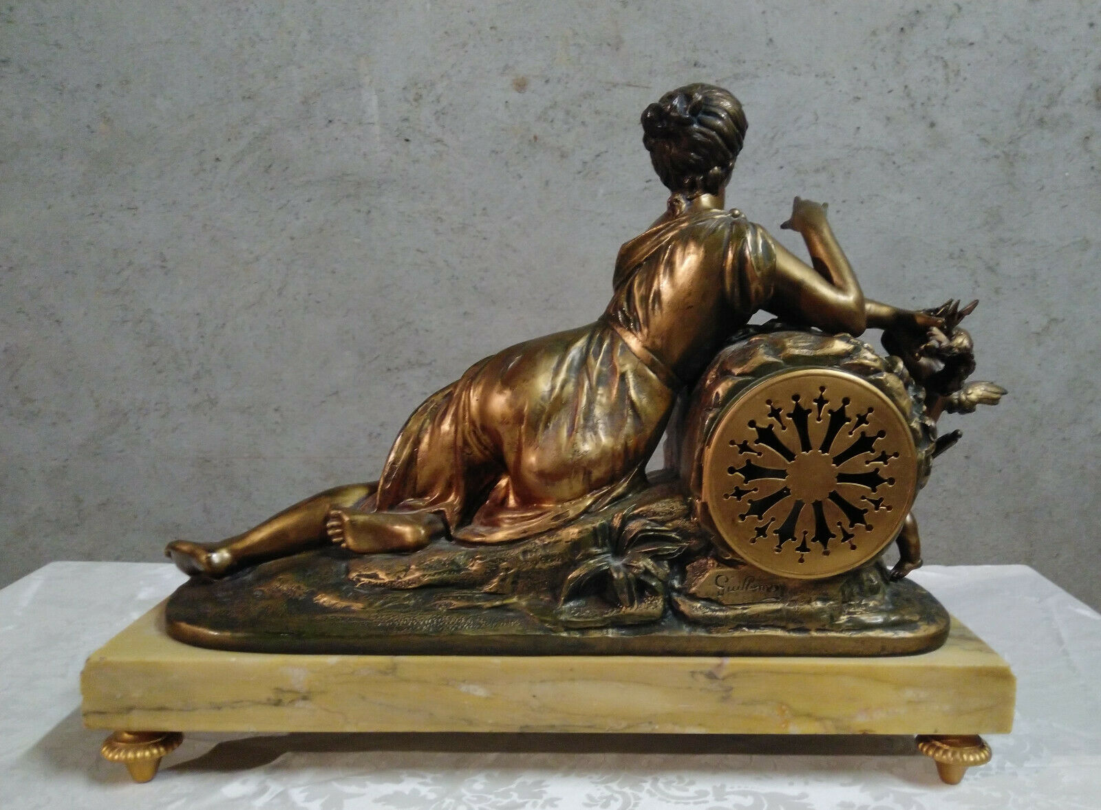 Pendule sculpture in Guillemin regulation