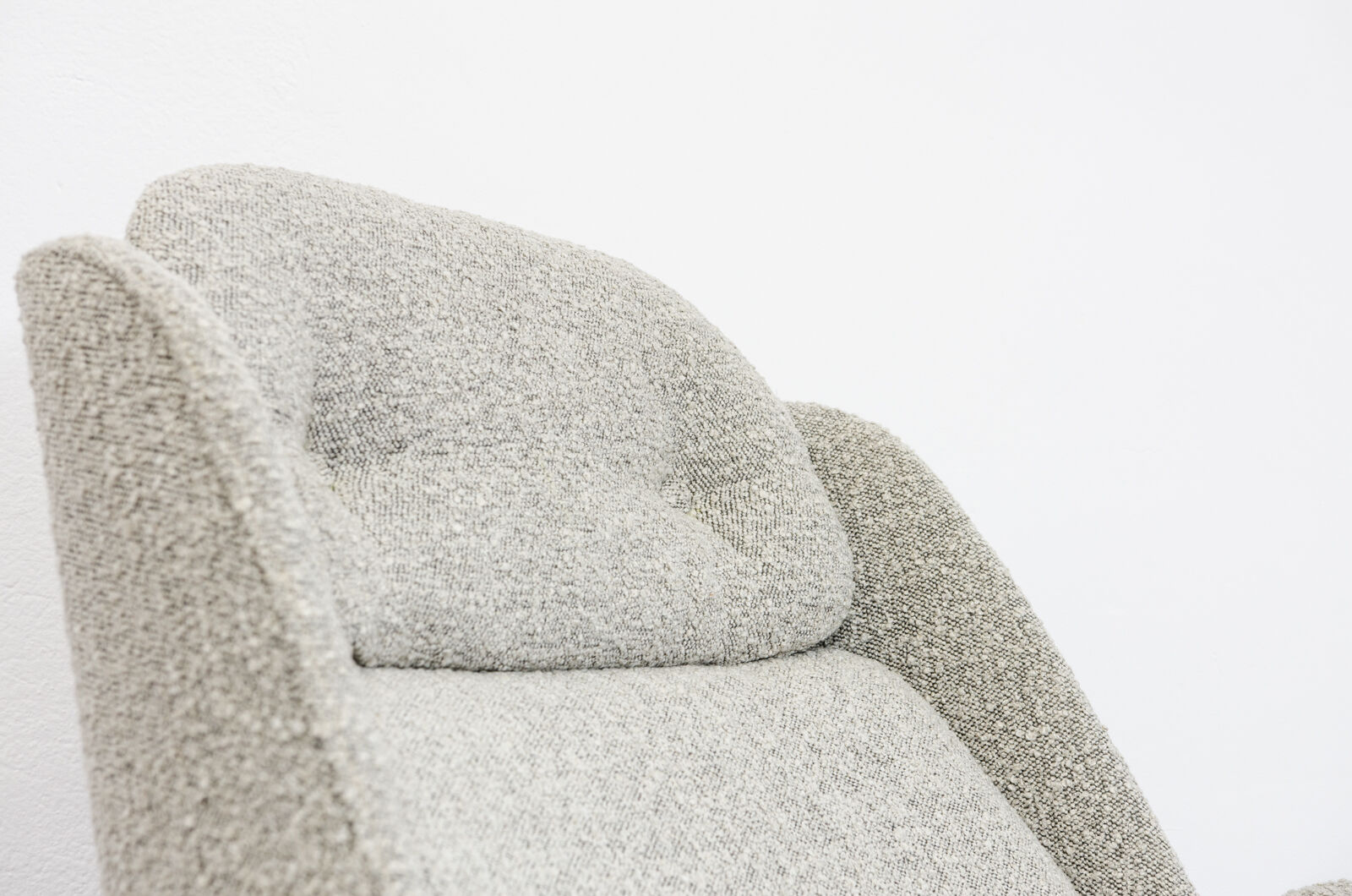B7041 Armchair in Grey Boucle from Zakłady Przemysłu Meblarskiego Radomsko, 1970s