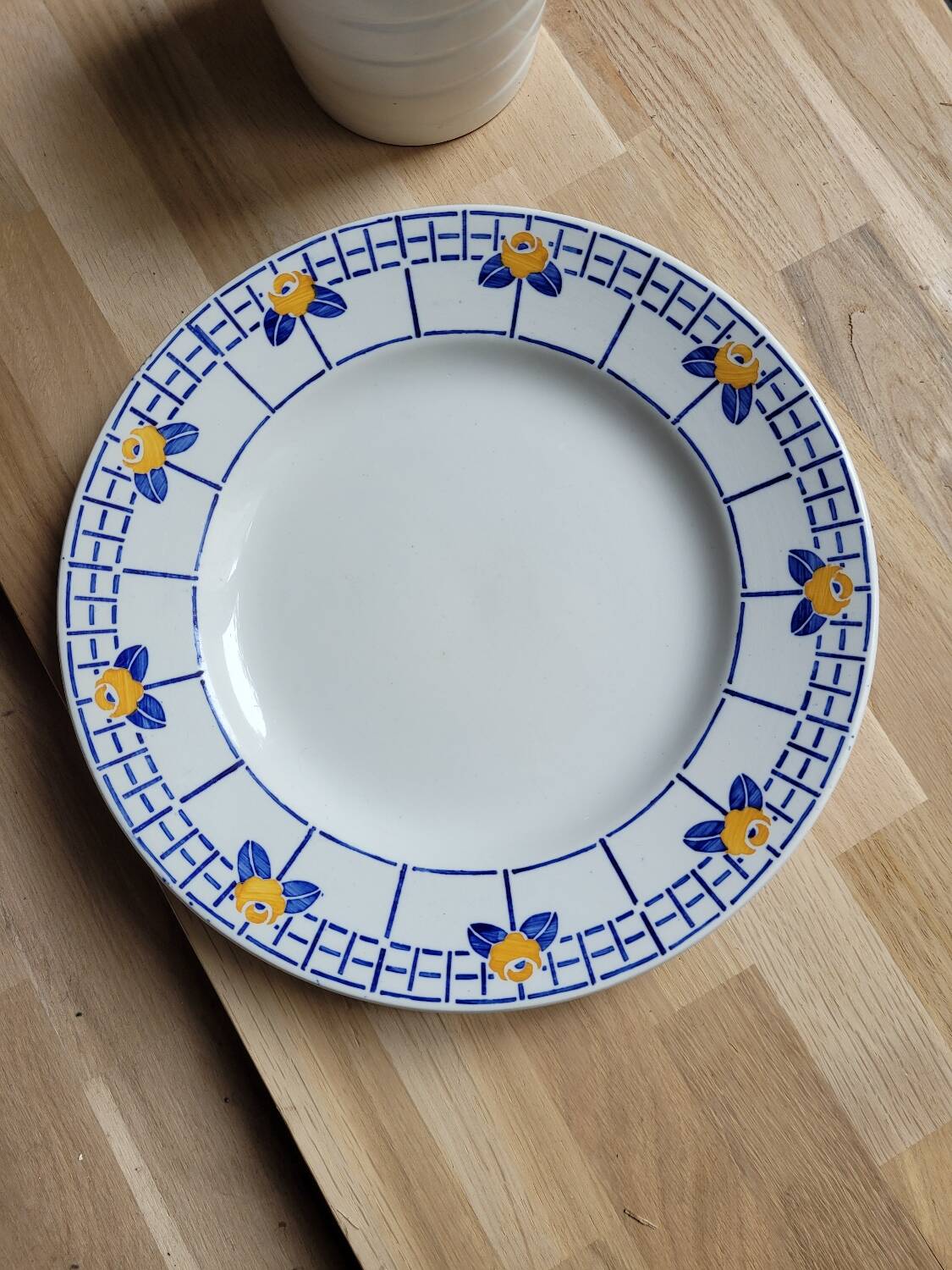 Large Ribeauville presentation plate from Sarreguemines