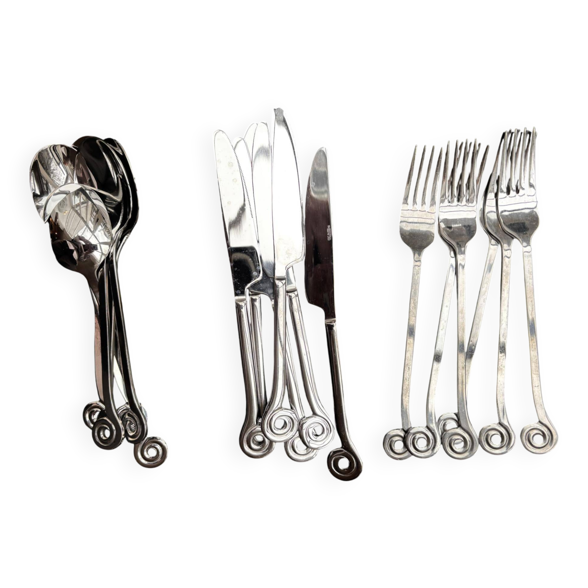 18-piece steel cutlery set